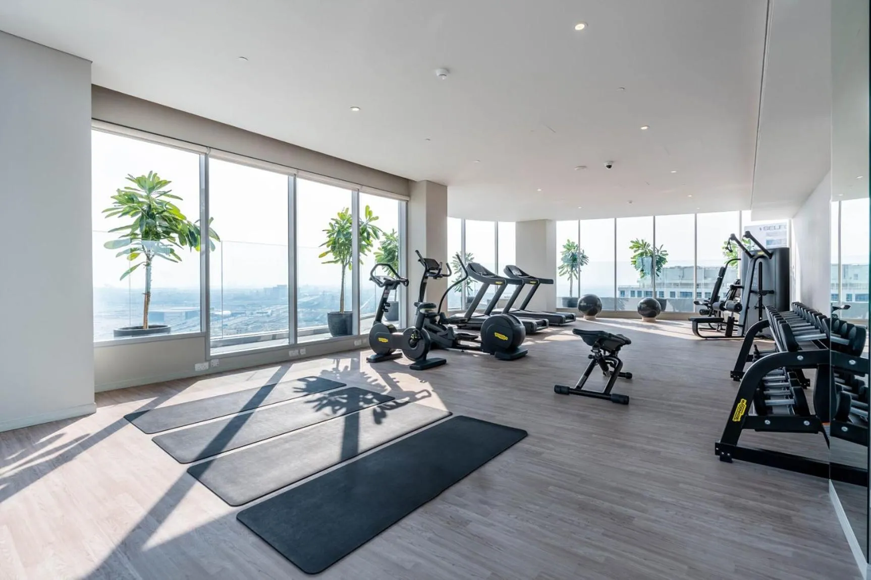 Fitness centre/facilities in Livbnb - Sea and Marina View, Steps to Marina Walk