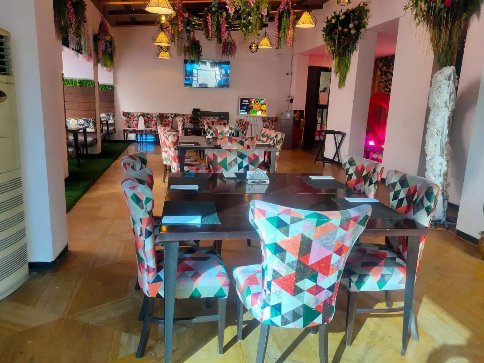 Restaurant/places to eat in Goa Country Club By Pearl Near Udyog vihar Yashobhoomi