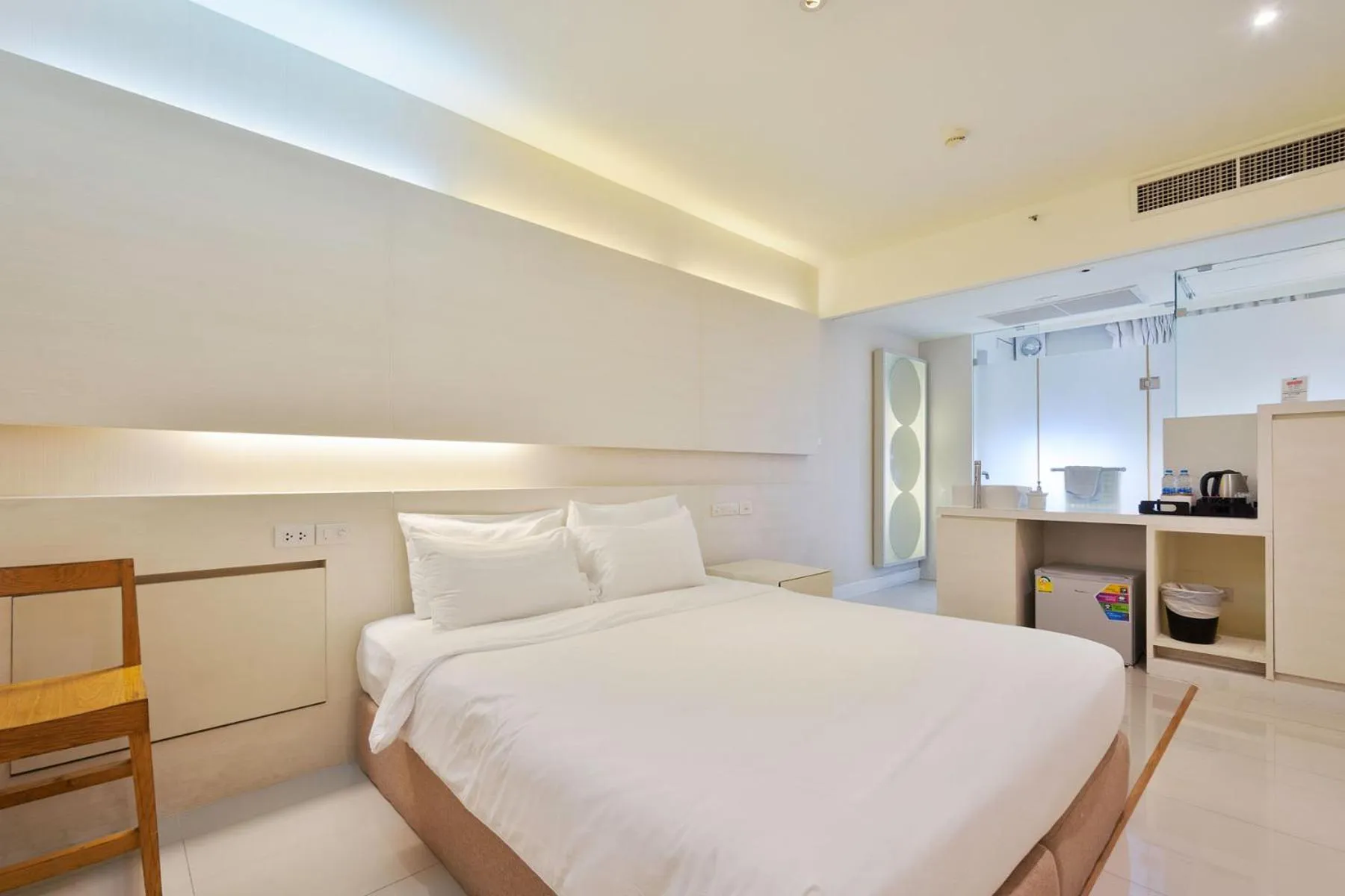 Bedroom, Bed in Metacity Bangkok