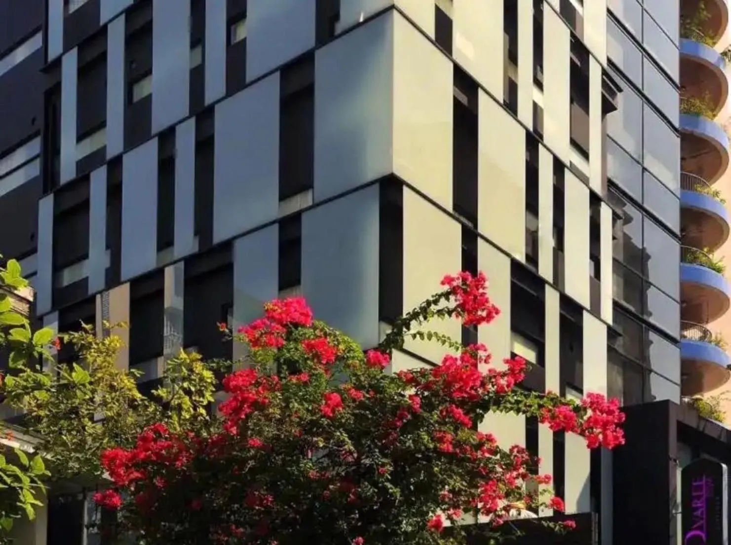 Property building in Metacity Bangkok