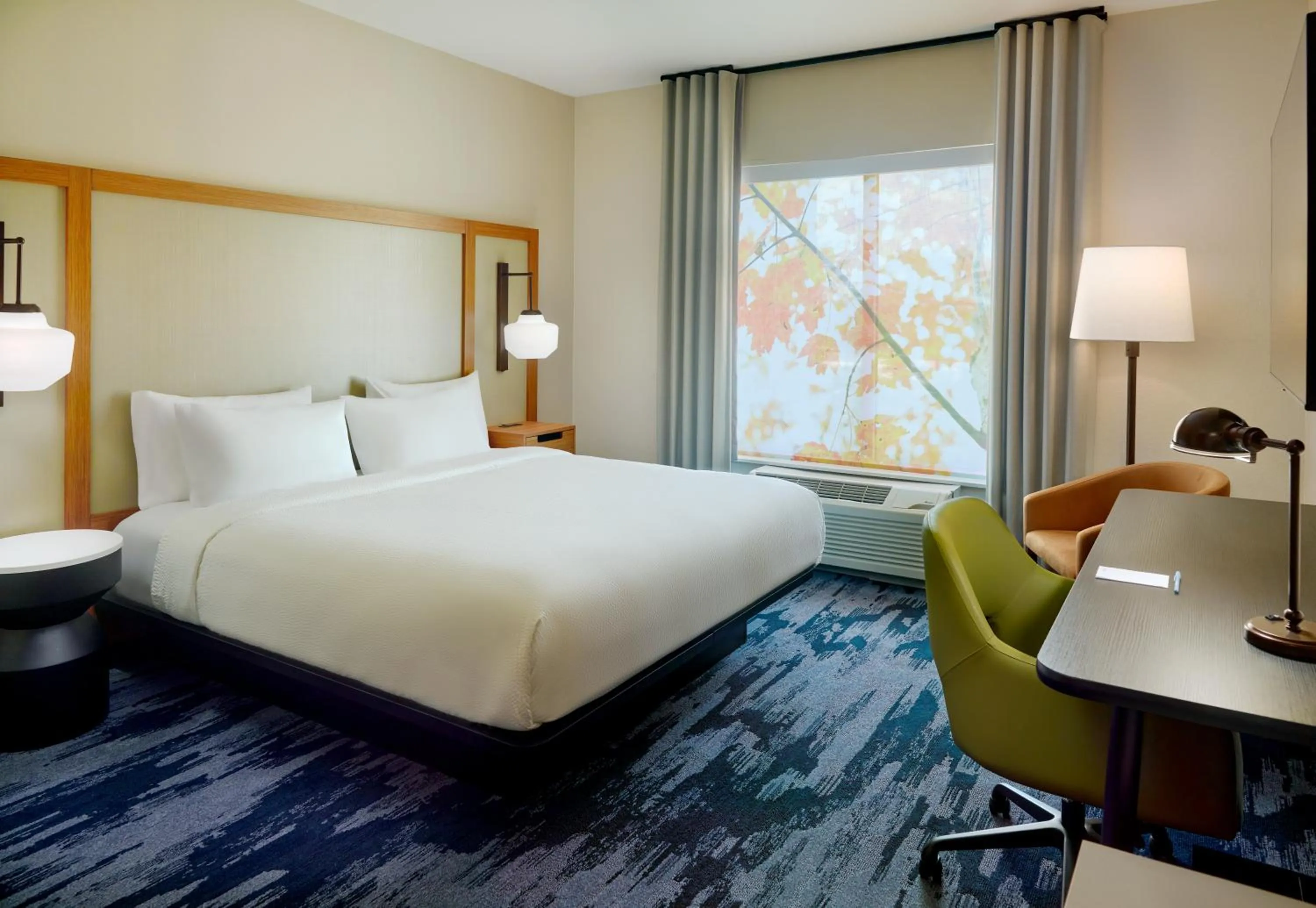 Bed in Fairfield by Marriott Inn & Suites Alpharetta Avalon Area