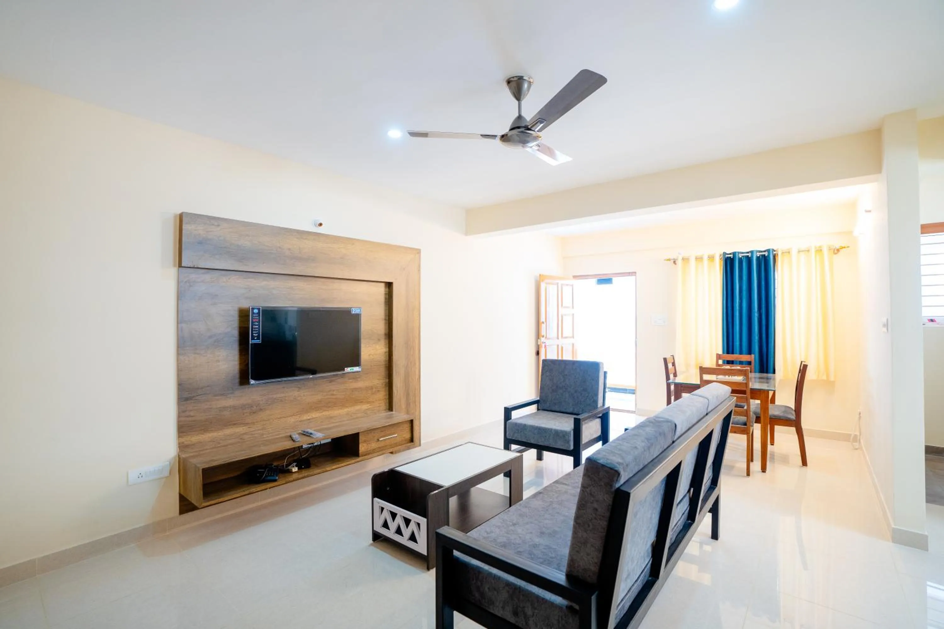 TV and multimedia in Elegance Serviced Apartment