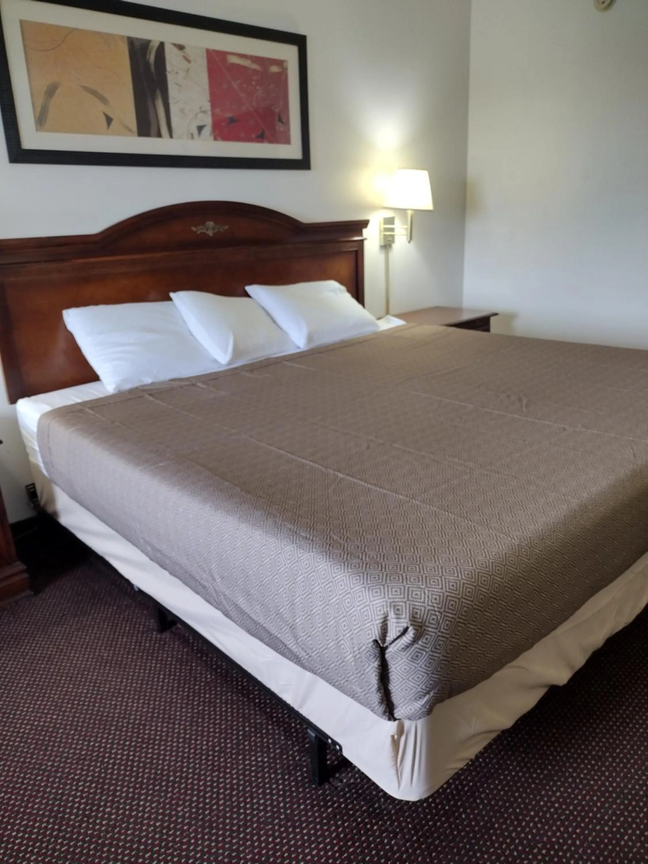 Bed in Hoosier Inn- Portland