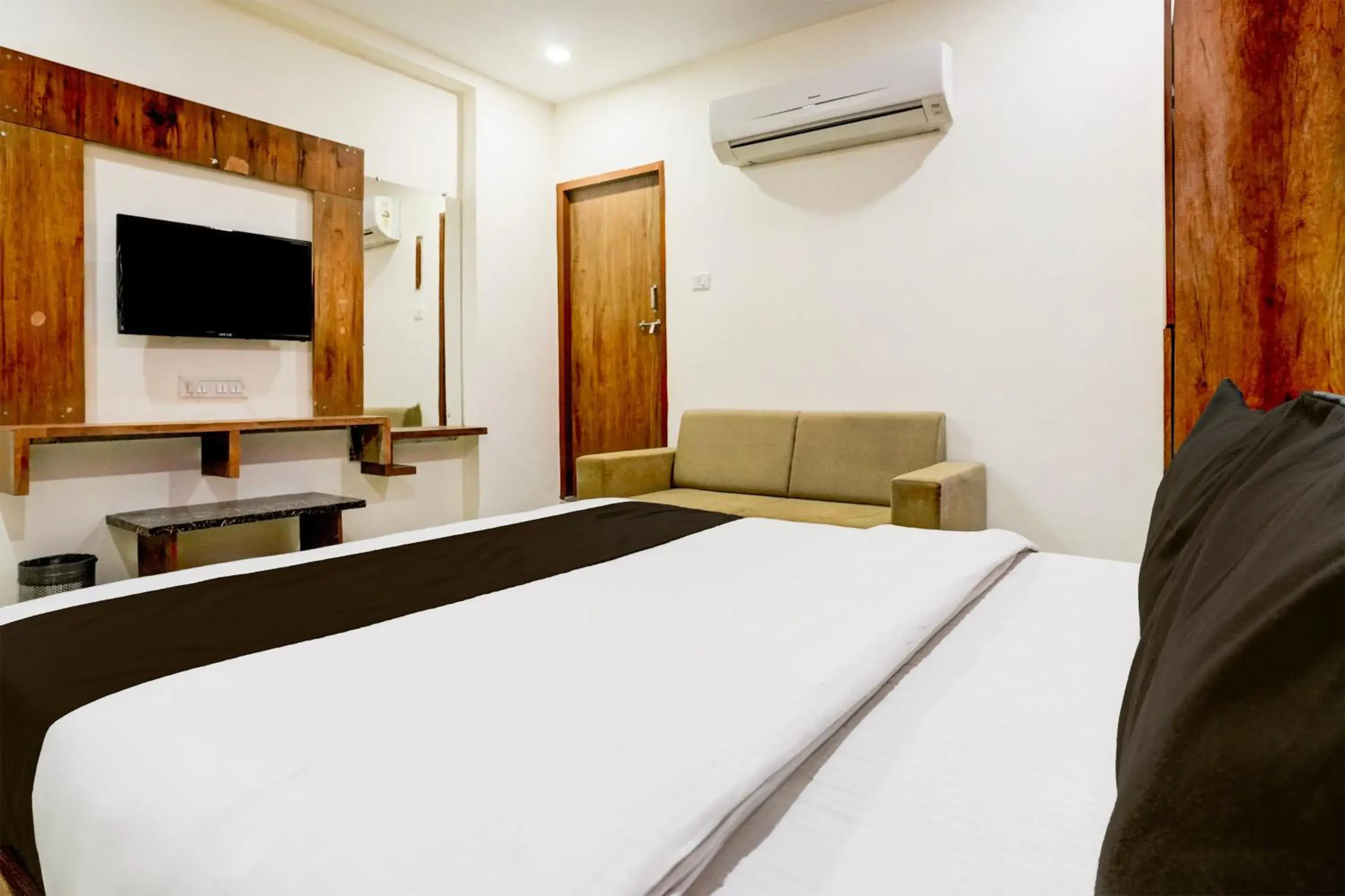 Bedroom, Bed in Hotel O RR Hotel Bedroom, Bed in Hotel O RR Hotel