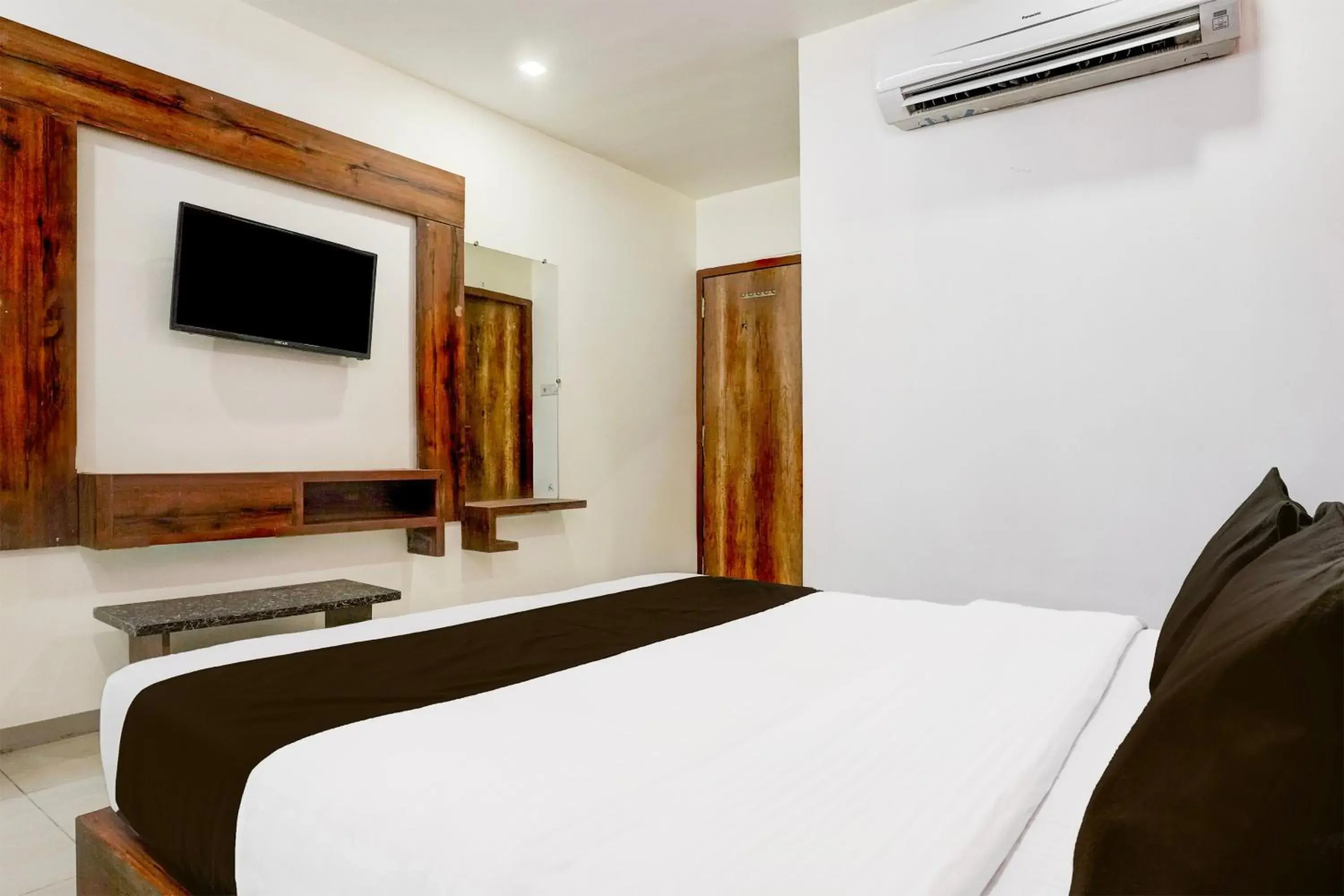 Lobby or reception, Bed in Hotel O RR Hotel Lobby or reception, Bed in Hotel O RR Hotel