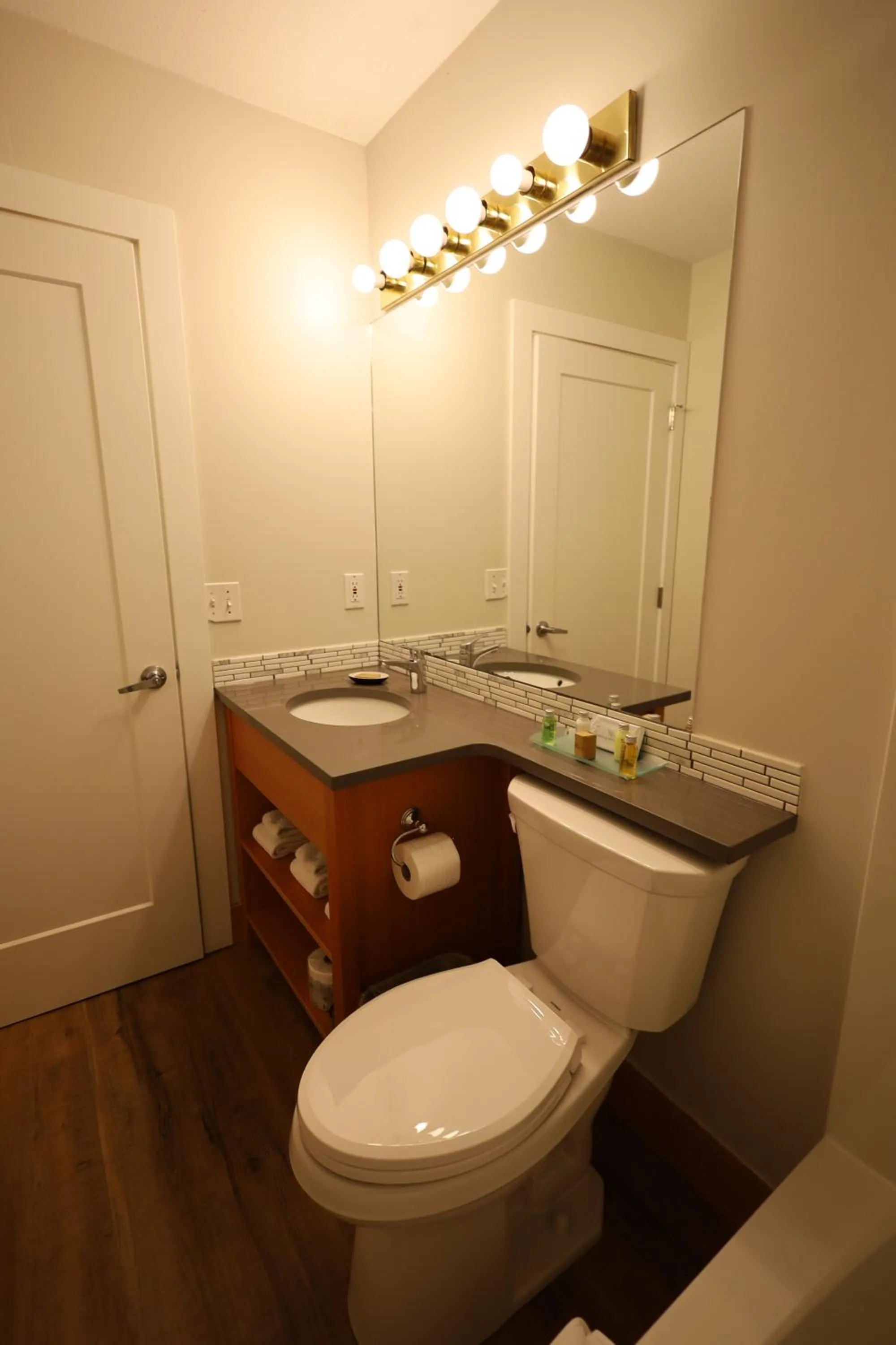 Glacier Mountain Lodge