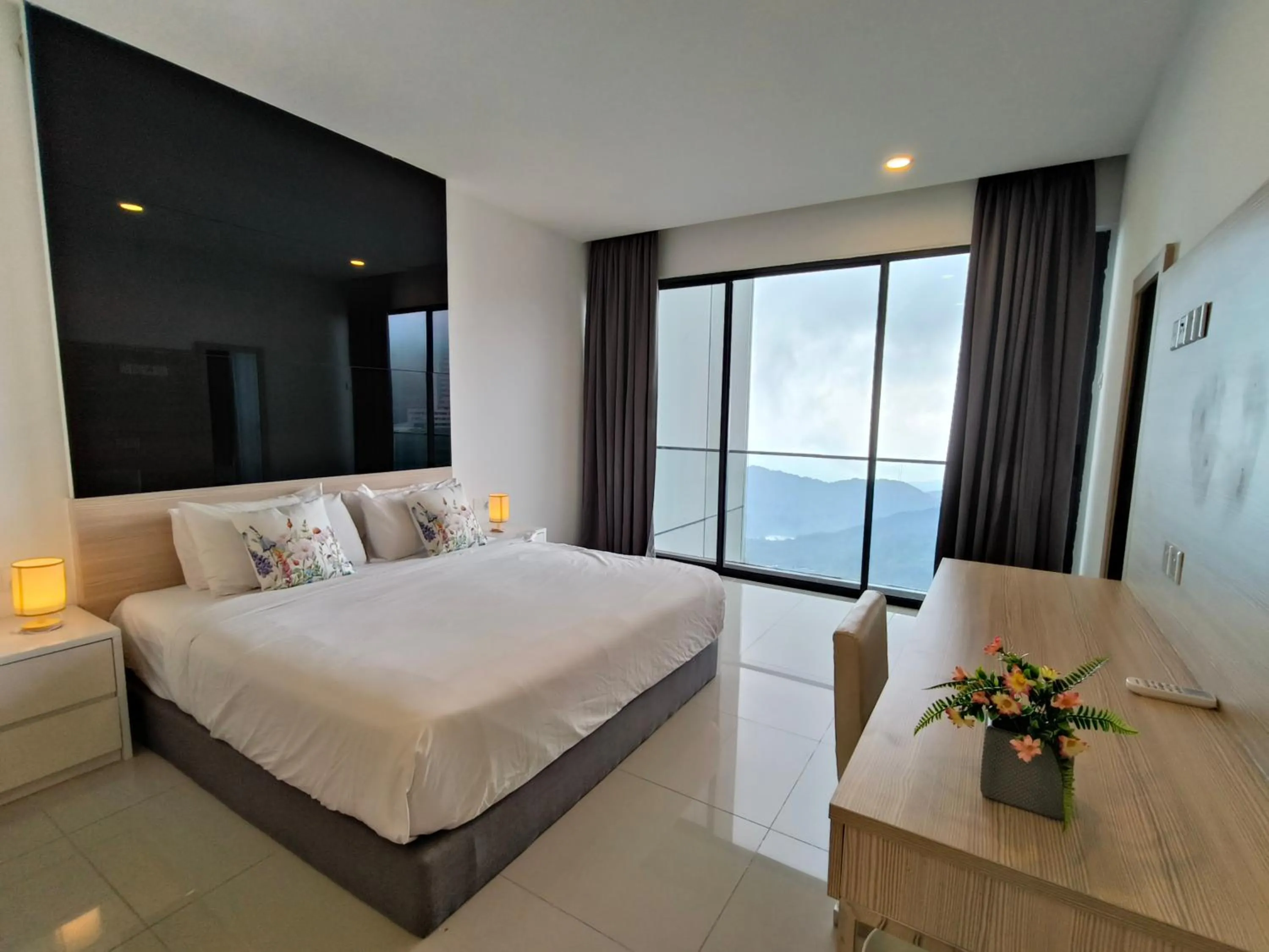 Mountain view, Bed in Emerald Homes Cozy Homestay at Ion Delemen Genting Highlands