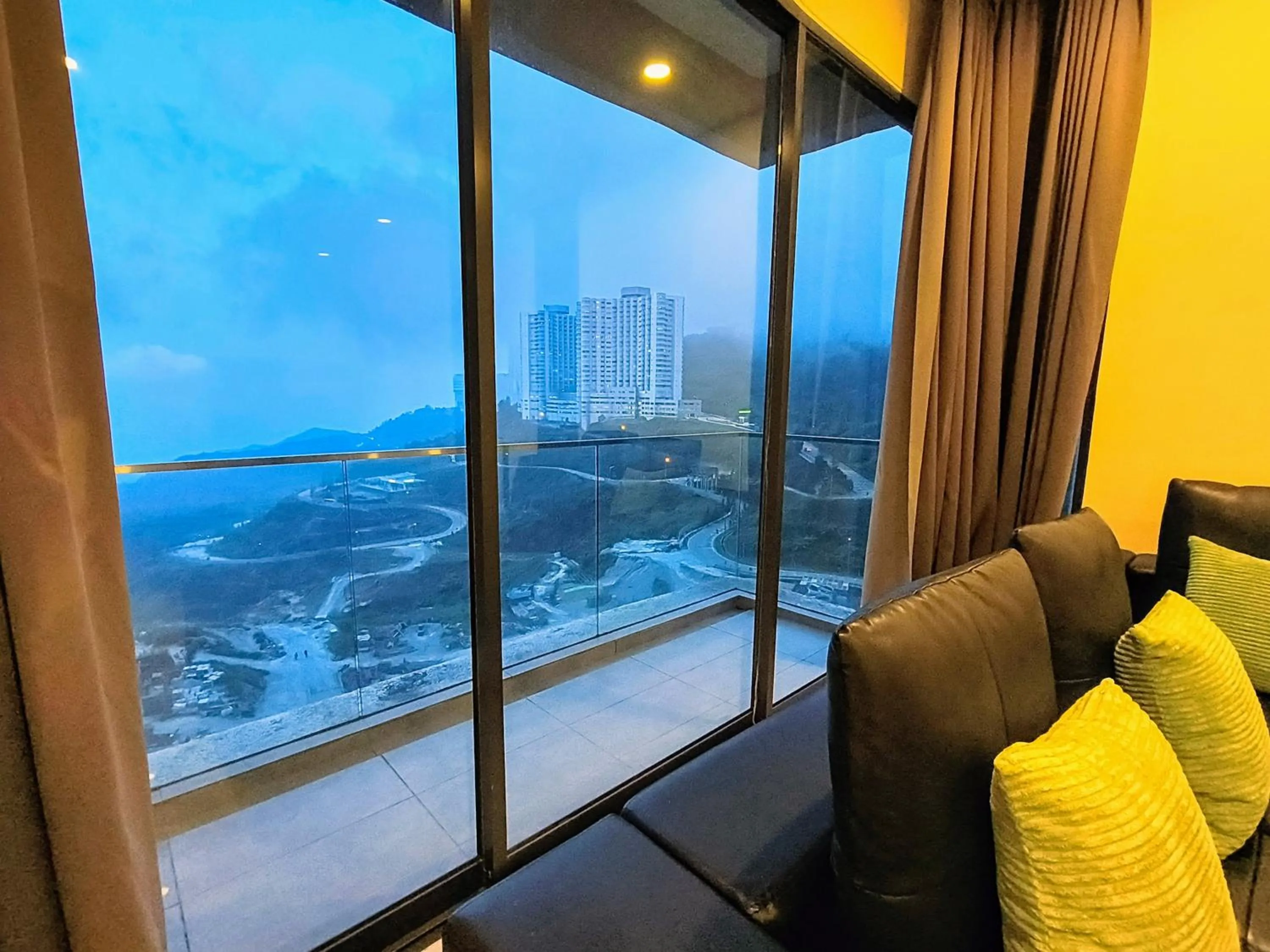 Mountain view in Emerald Homes Cozy Homestay at Ion Delemen Genting Highlands