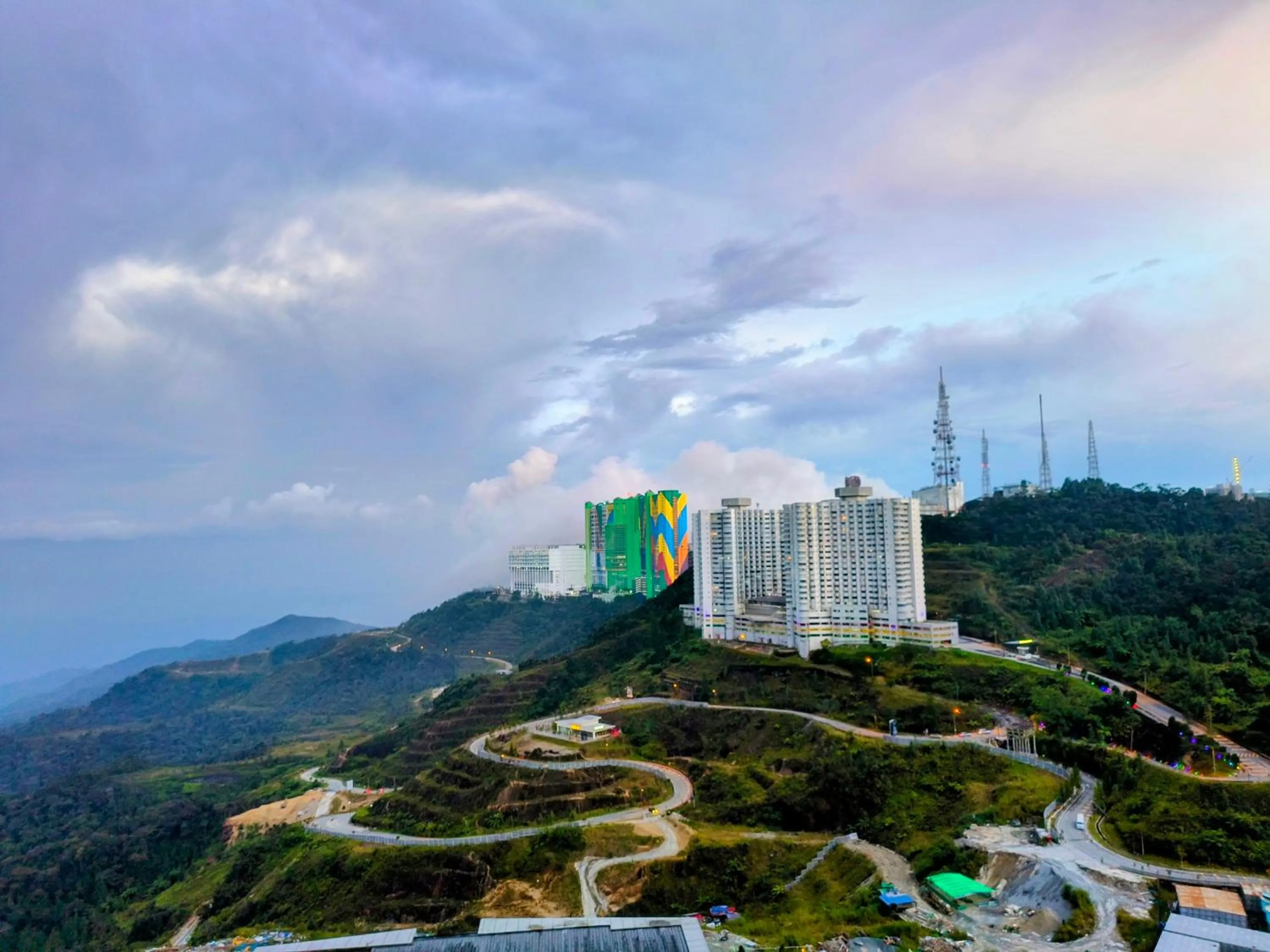 Mountain view in Emerald Homes Cozy Homestay at Ion Delemen Genting Highlands