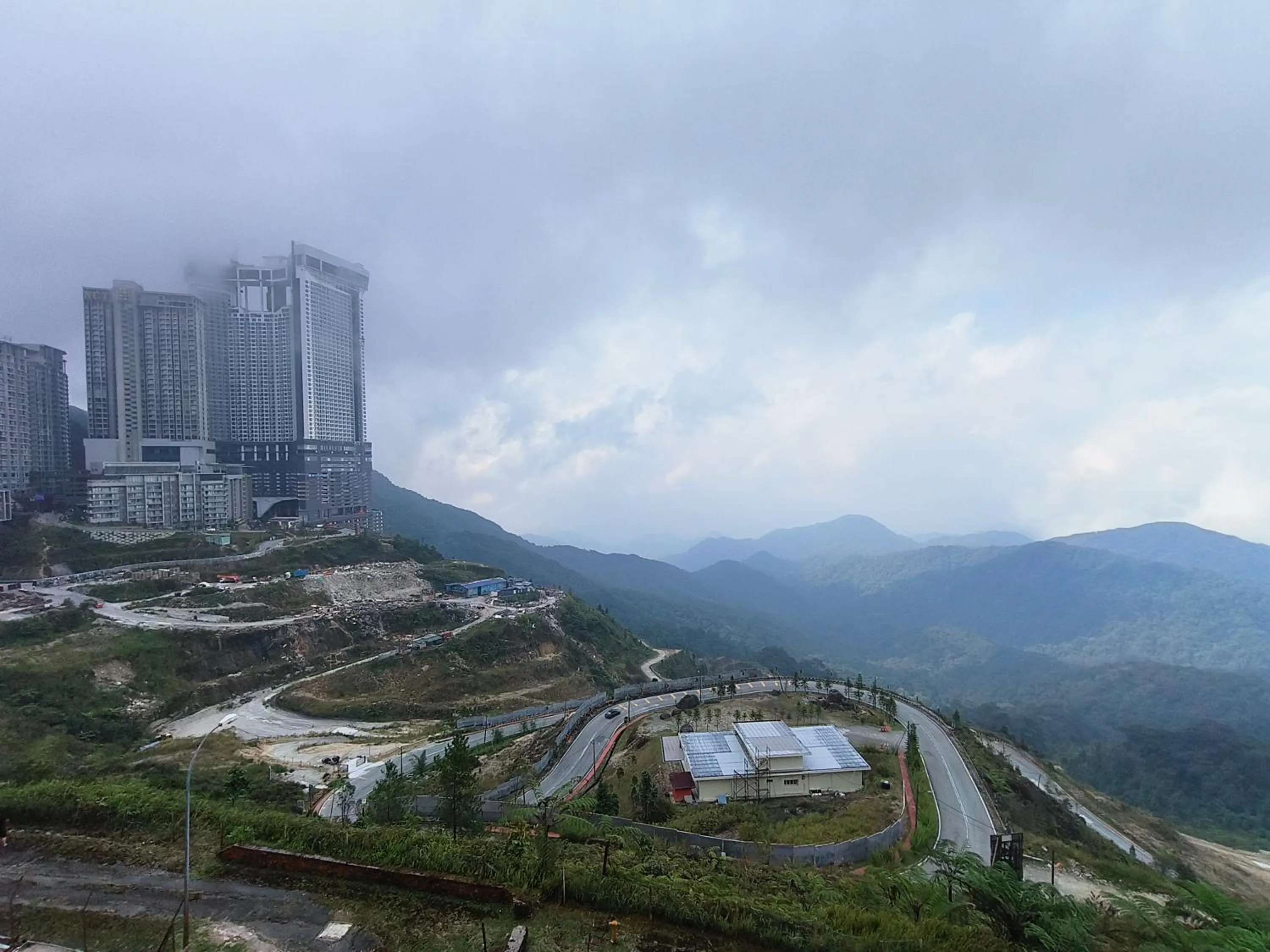 Mountain view in Emerald Homes Cozy Homestay at Ion Delemen Genting Highlands