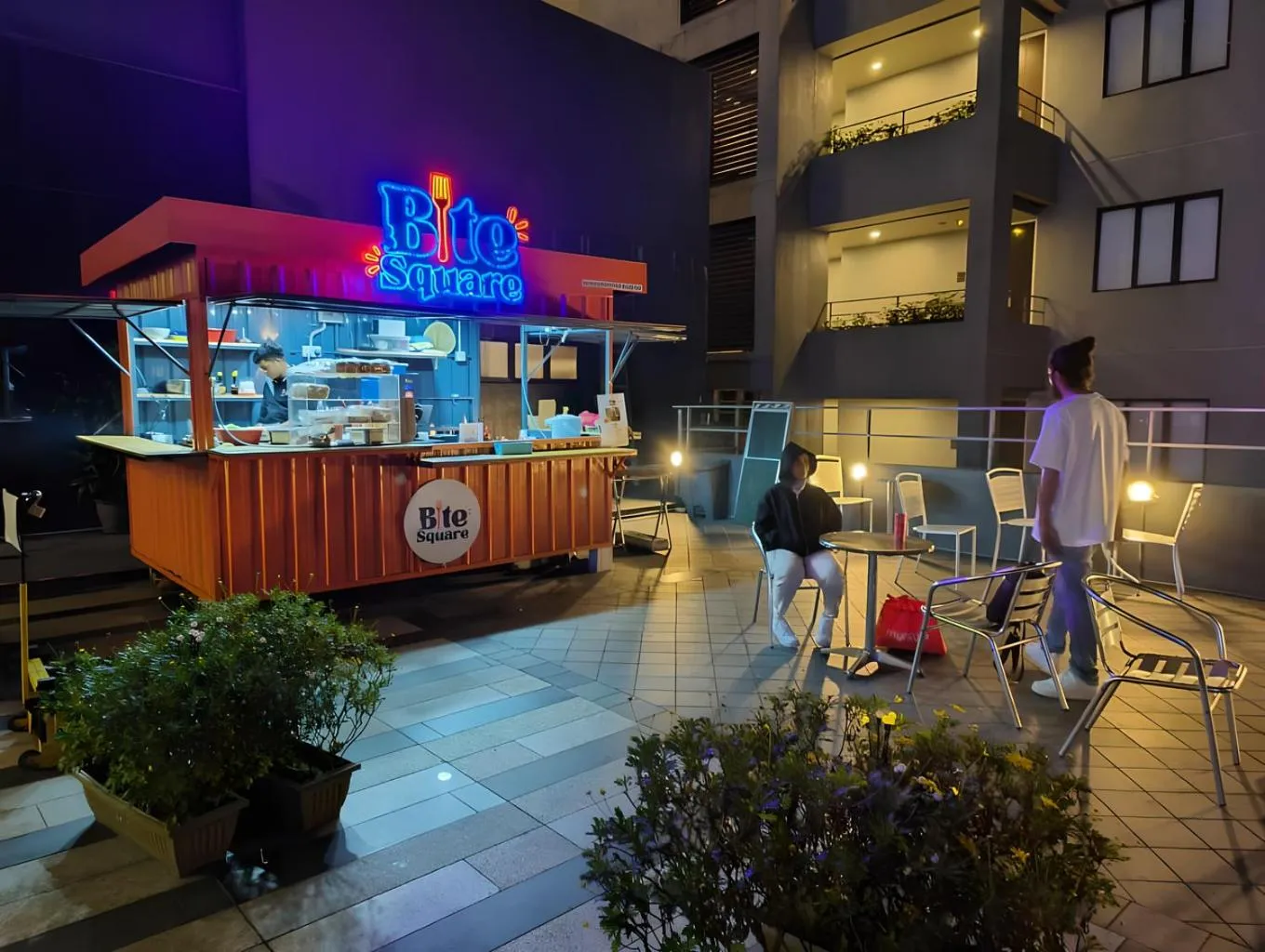 Restaurant/places to eat in Emerald Homes Cozy Homestay at Ion Delemen Genting Highlands