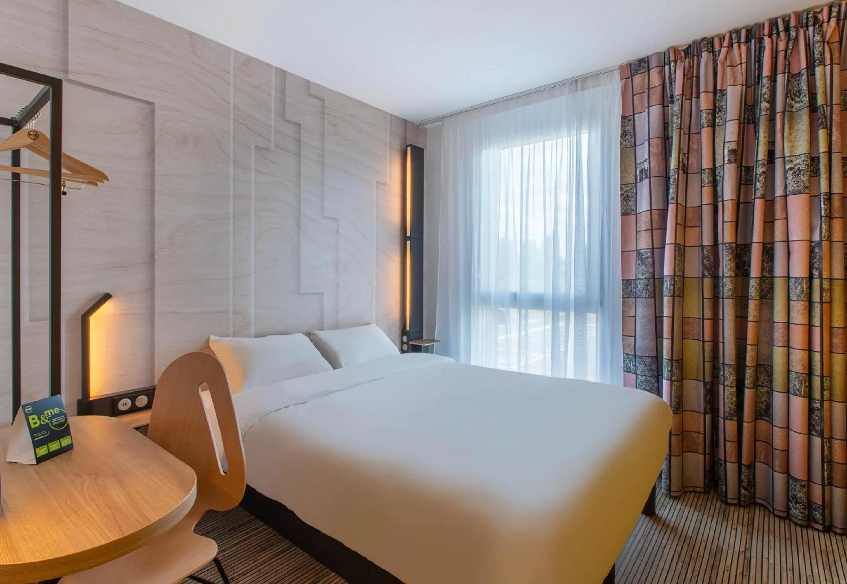 Bedroom, Bed in B&B HOTEL Orléans Saran