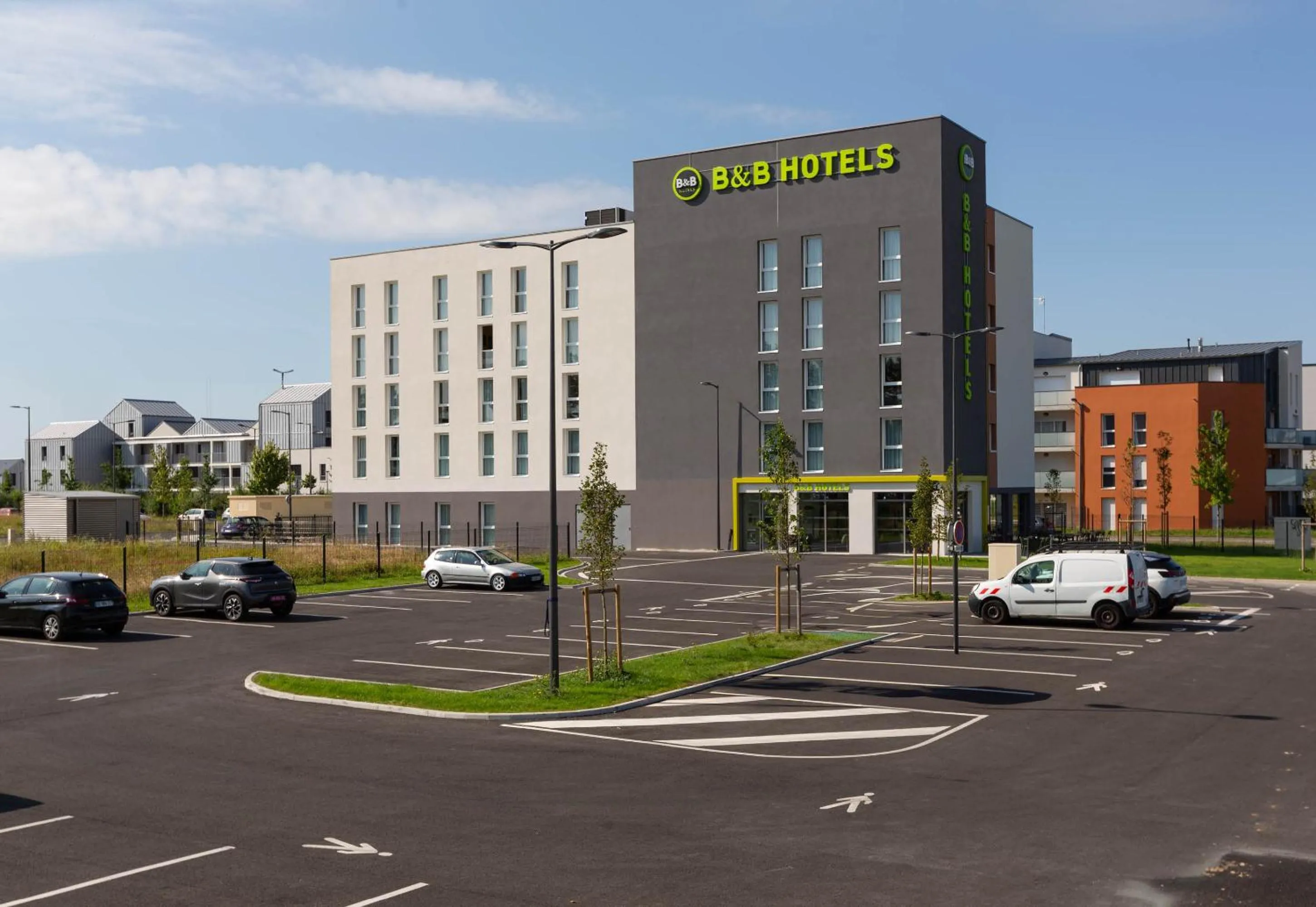 Property building in B&B HOTEL Orléans Saran