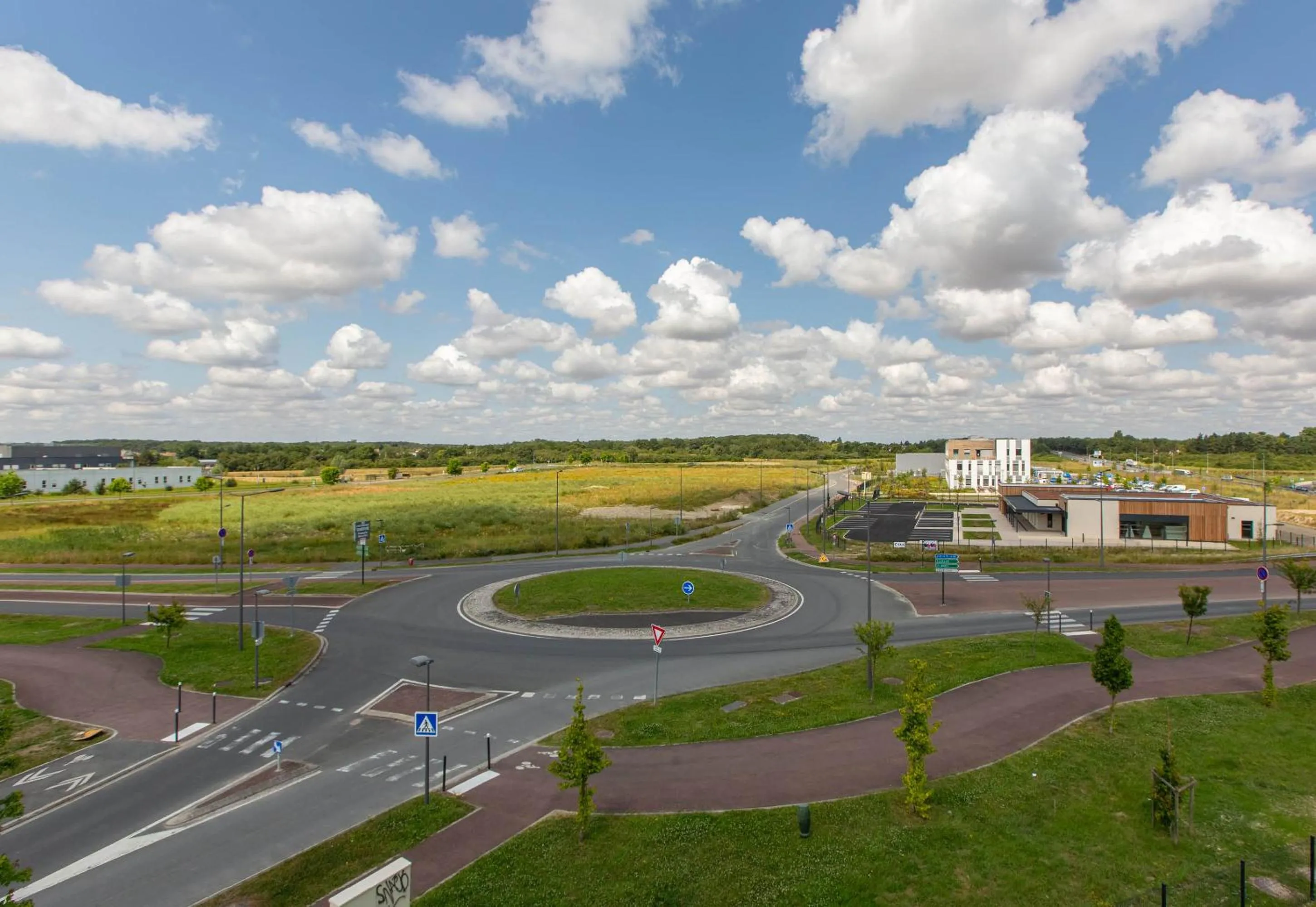 Street view in B&B HOTEL Orléans Saran