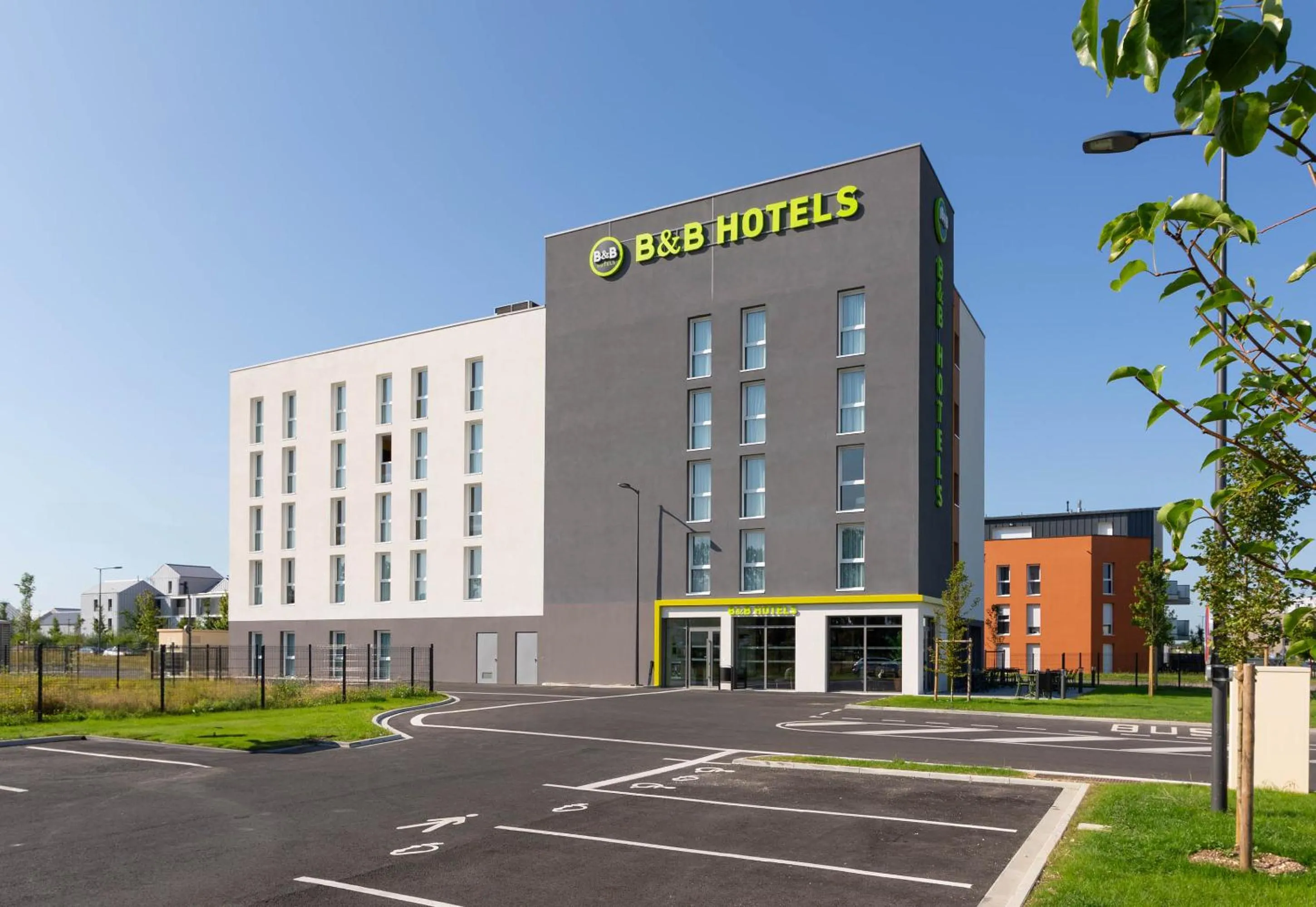 Property building in B&B HOTEL Orléans Saran