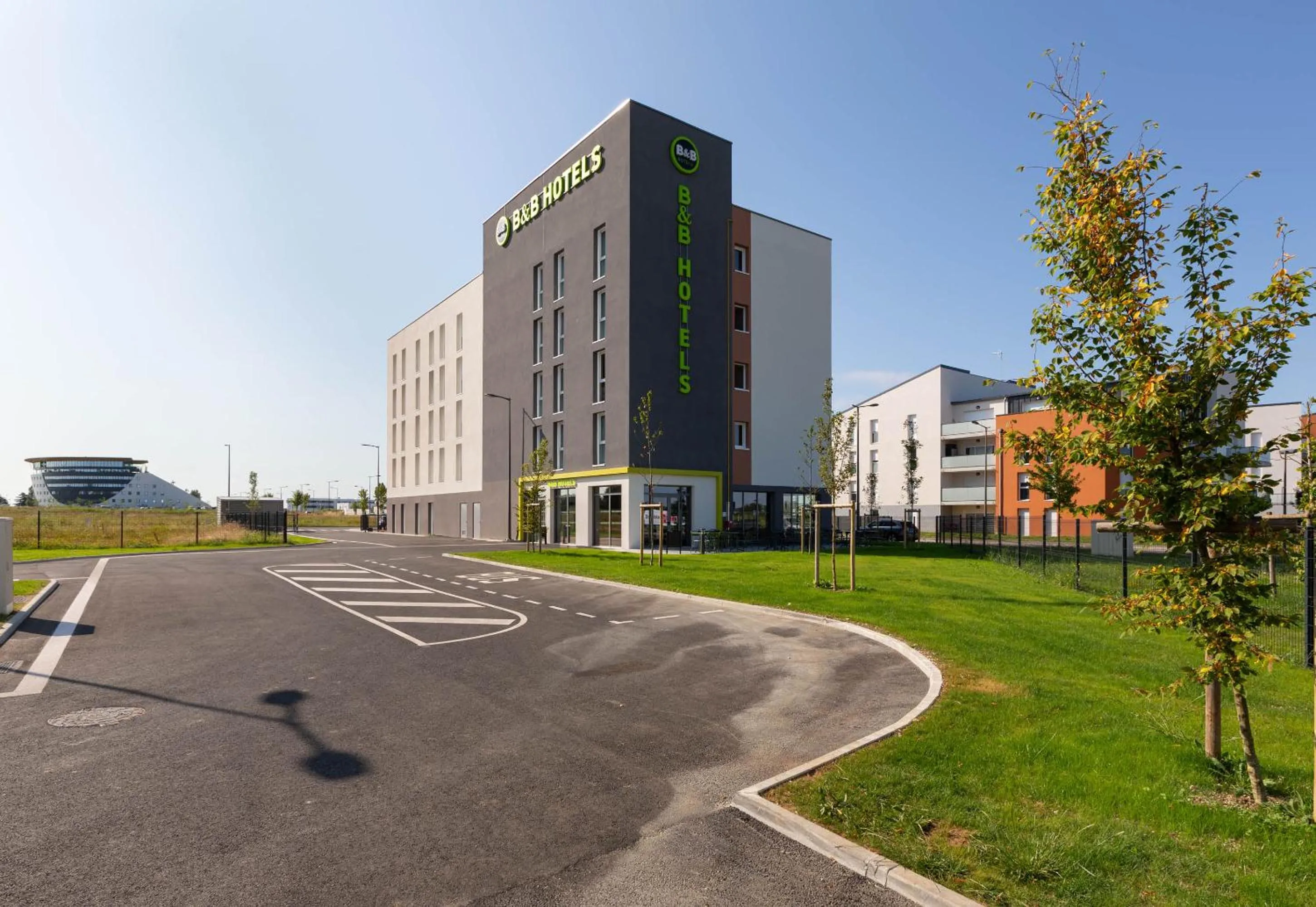 Property building in B&B HOTEL Orléans Saran