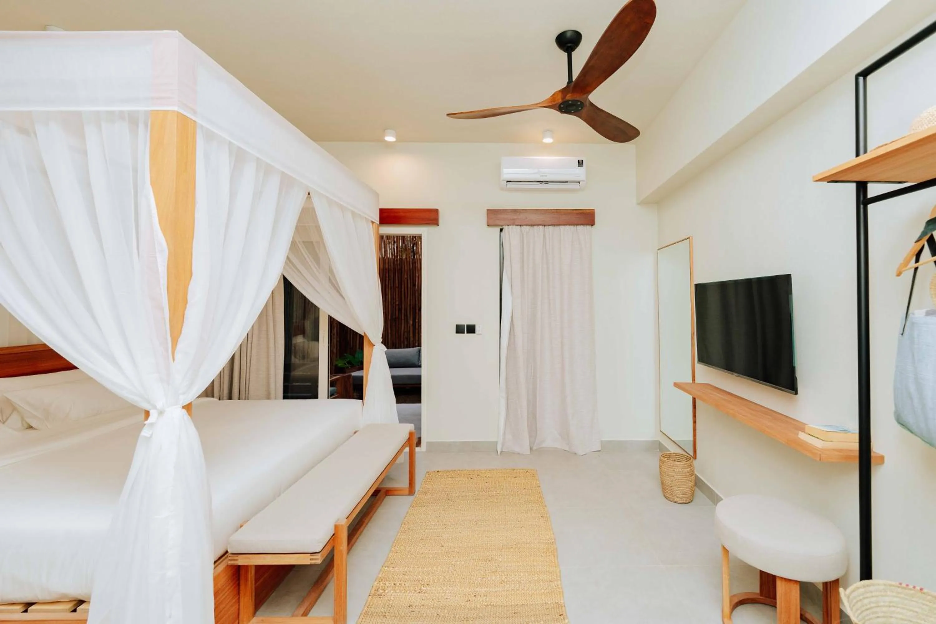 Photo of the whole room, Bed in Samawa Living