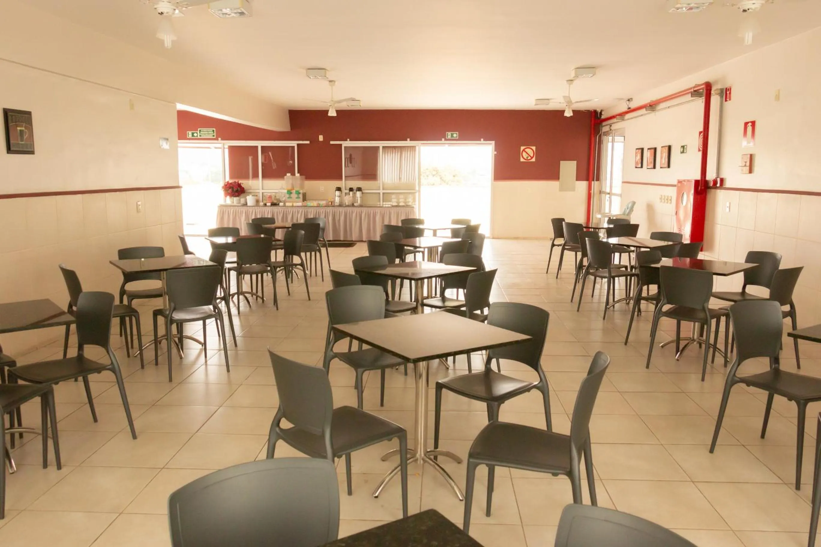 Restaurant/places to eat in Contagem Centro Hotel
