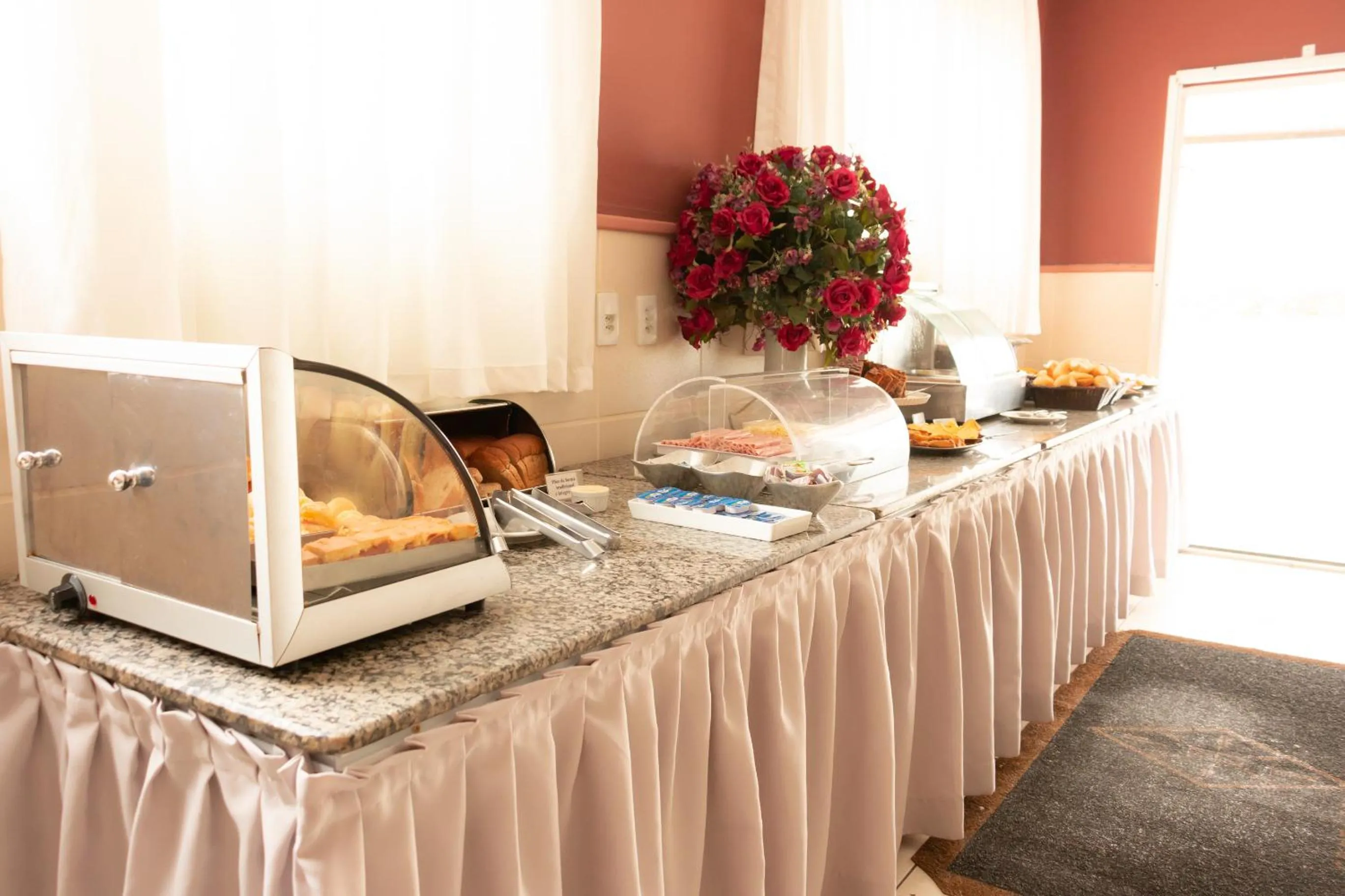 Food in Contagem Centro Hotel