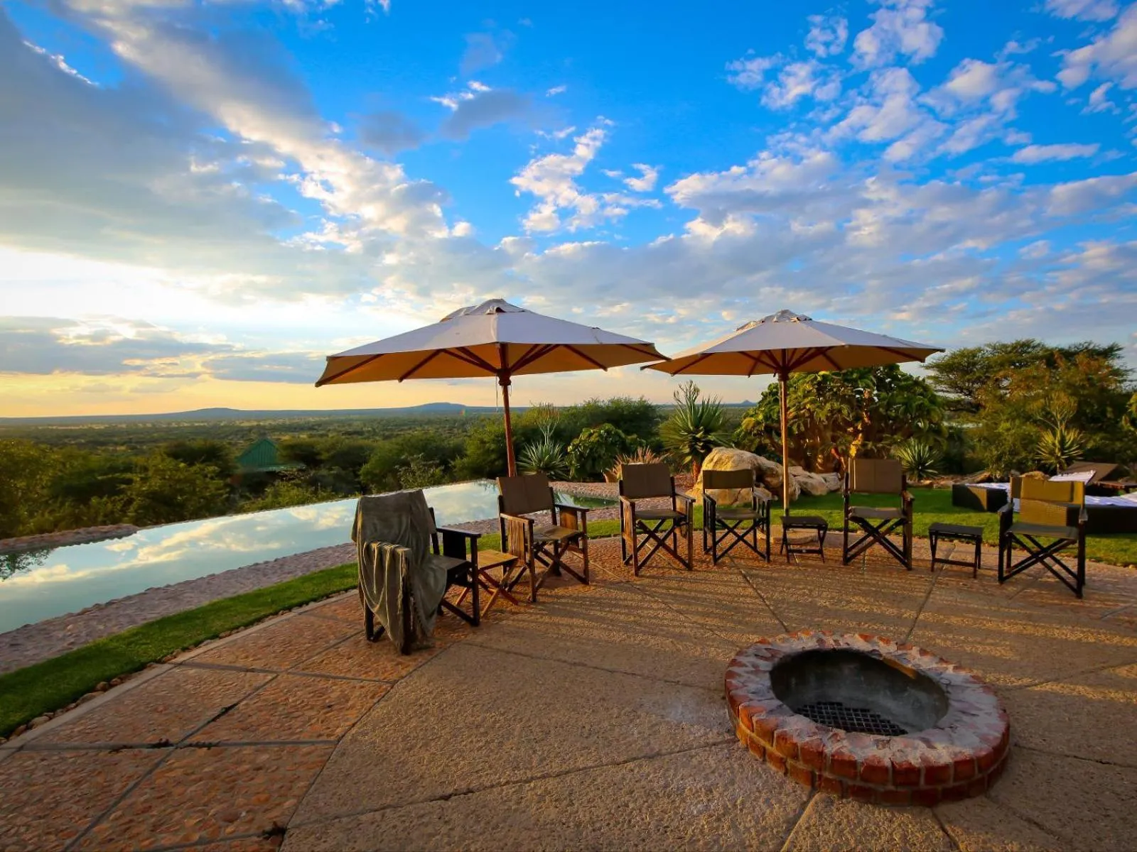 Swimming pool in Otjiwa Mountain Lodge