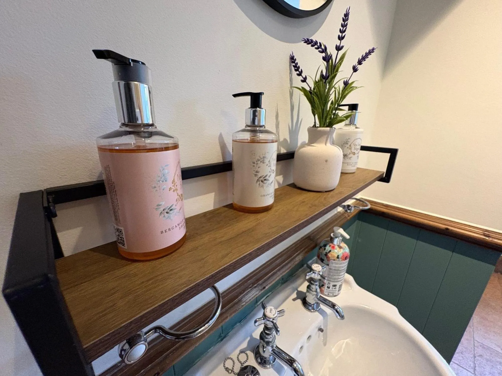 Bathroom in True Lovers Knot, Tarrant Keyneston