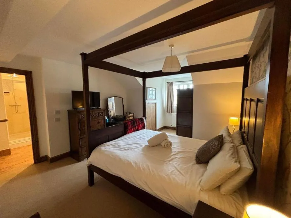 Bedroom in True Lovers Knot