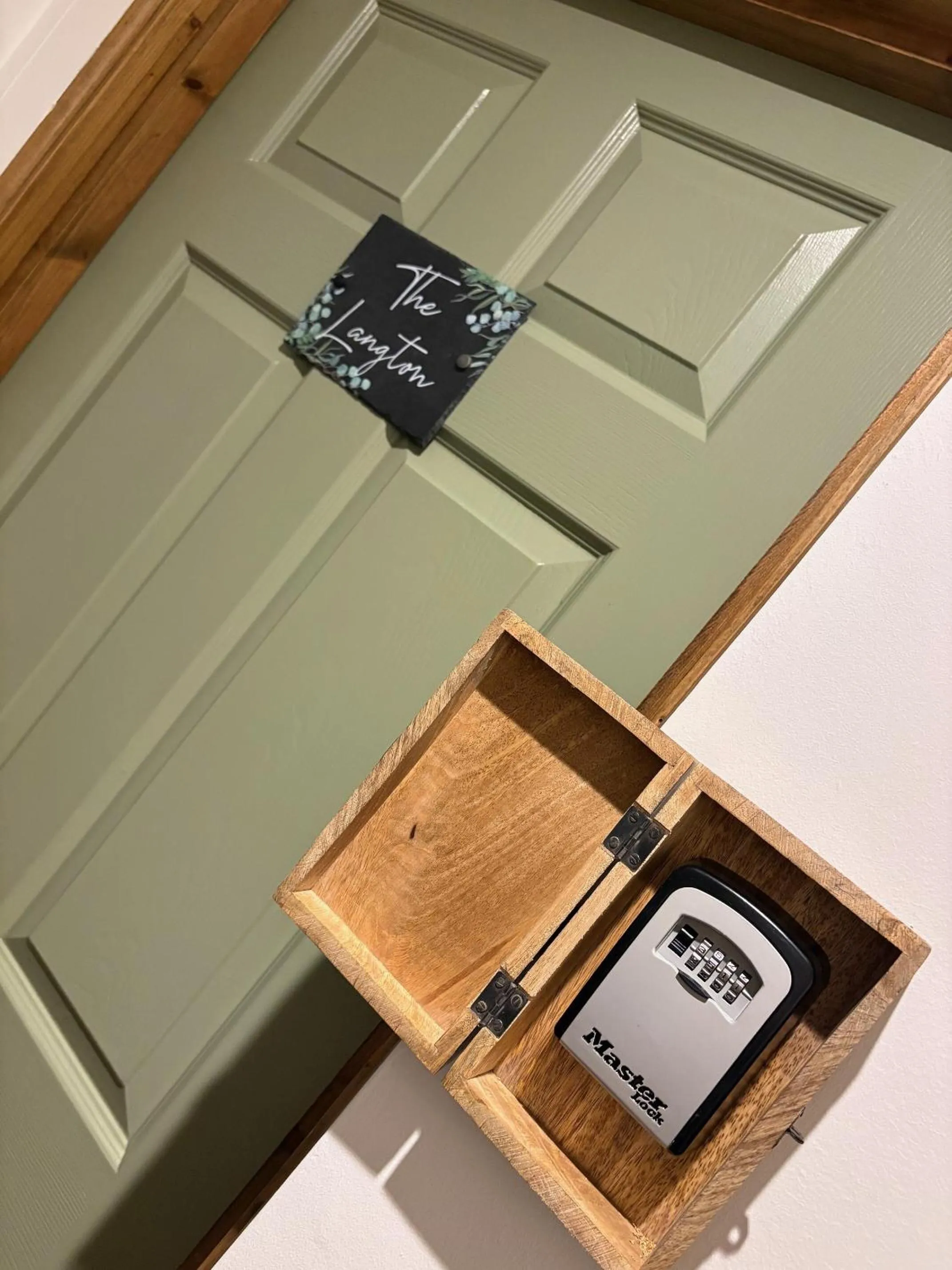 Lobby or reception in True Lovers Knot, Tarrant Keyneston