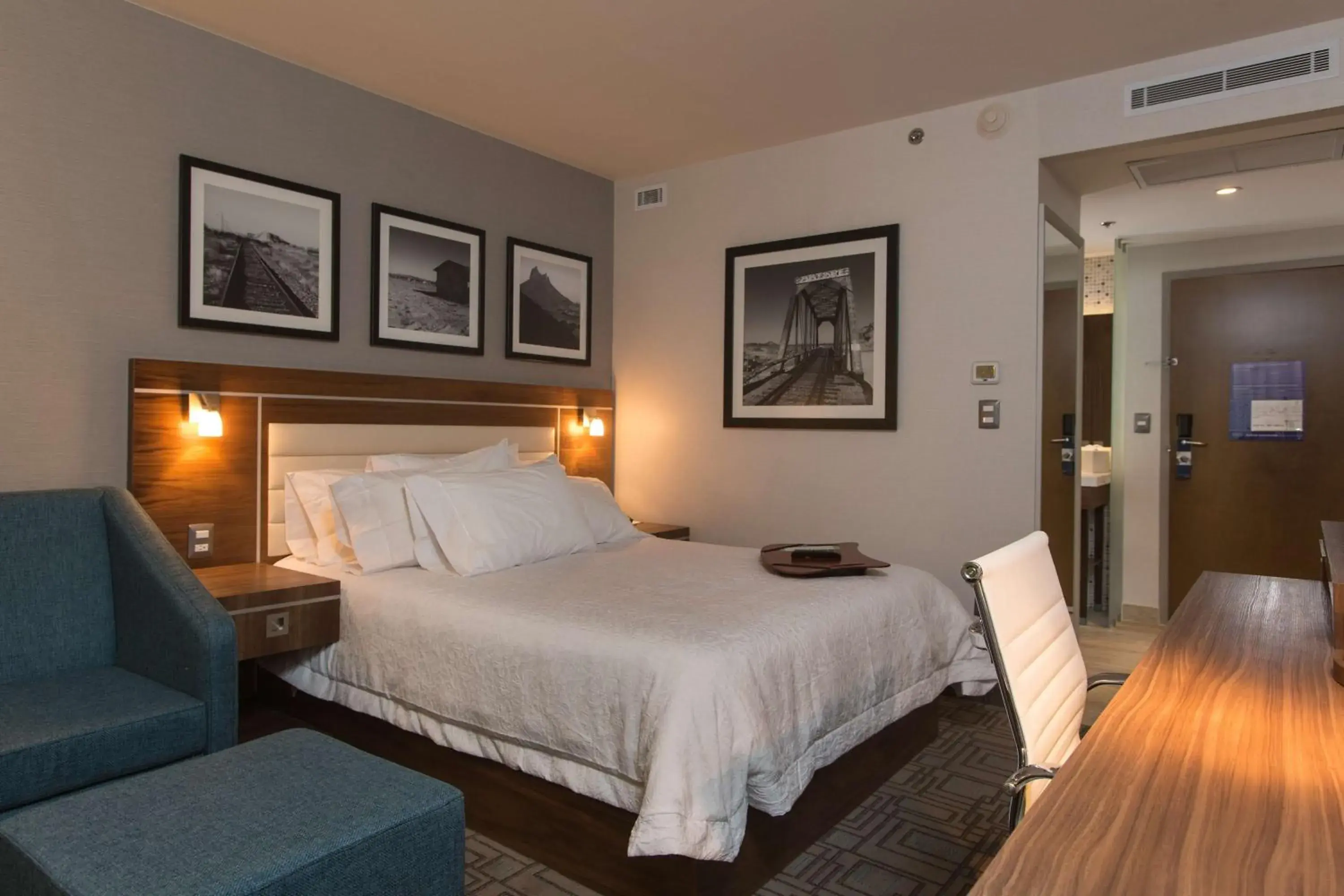 Bed in Hampton Inn by Hilton Hermosillo Bed in Hampton Inn by Hilton Hermosillo