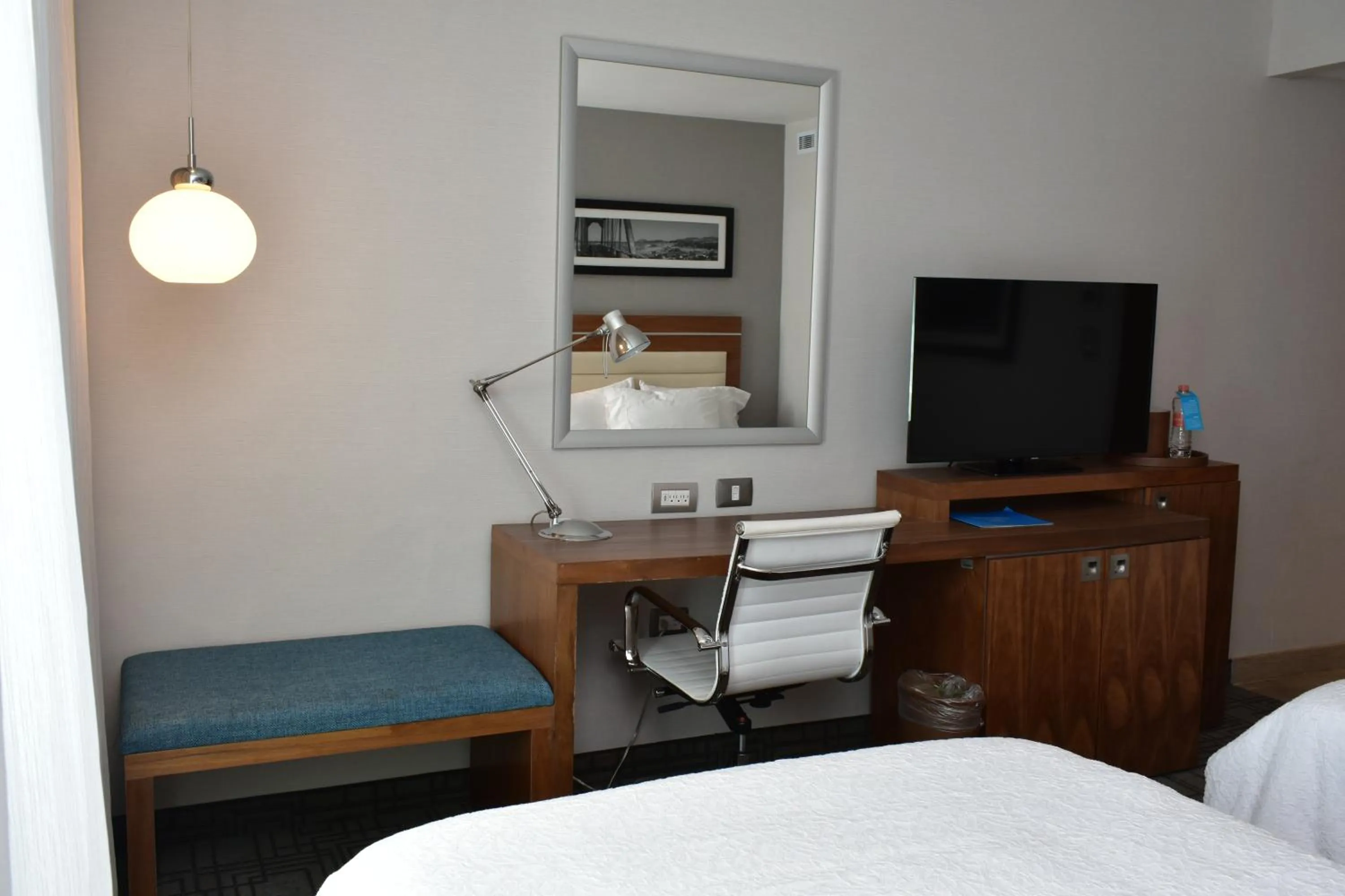 hair dresser, Bed in Hampton Inn by Hilton Hermosillo