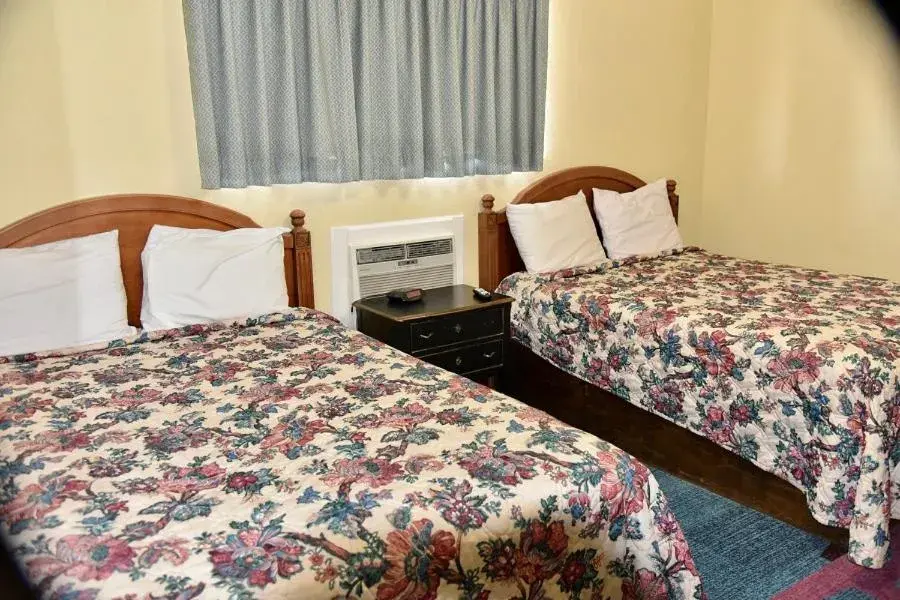 Bed in Extended Stay Motel - Snyder Bed in Extended Stay Motel - Snyder