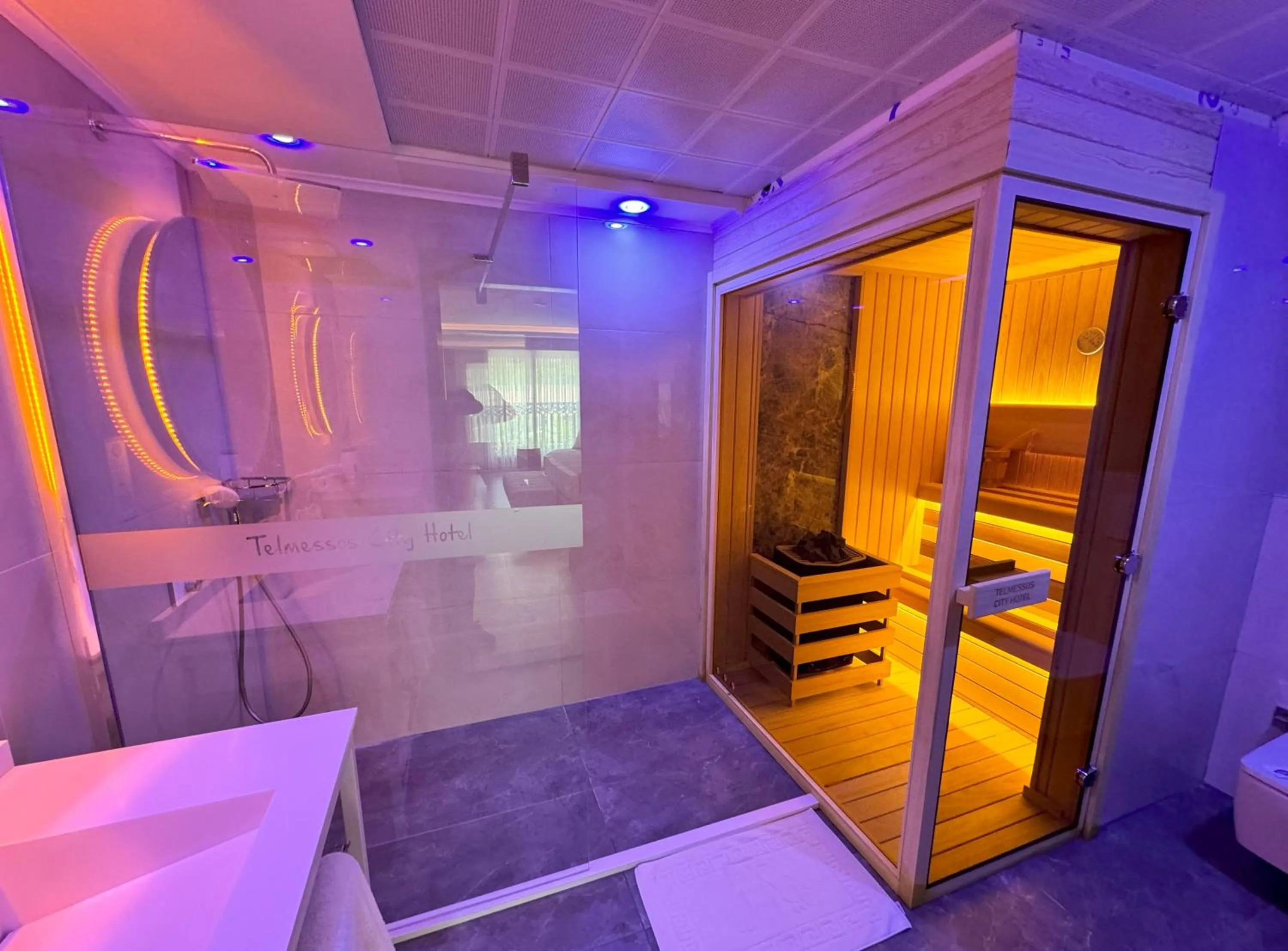 Bathroom, Bed in TELMESSOS CİTY HOTEL- Adults Only