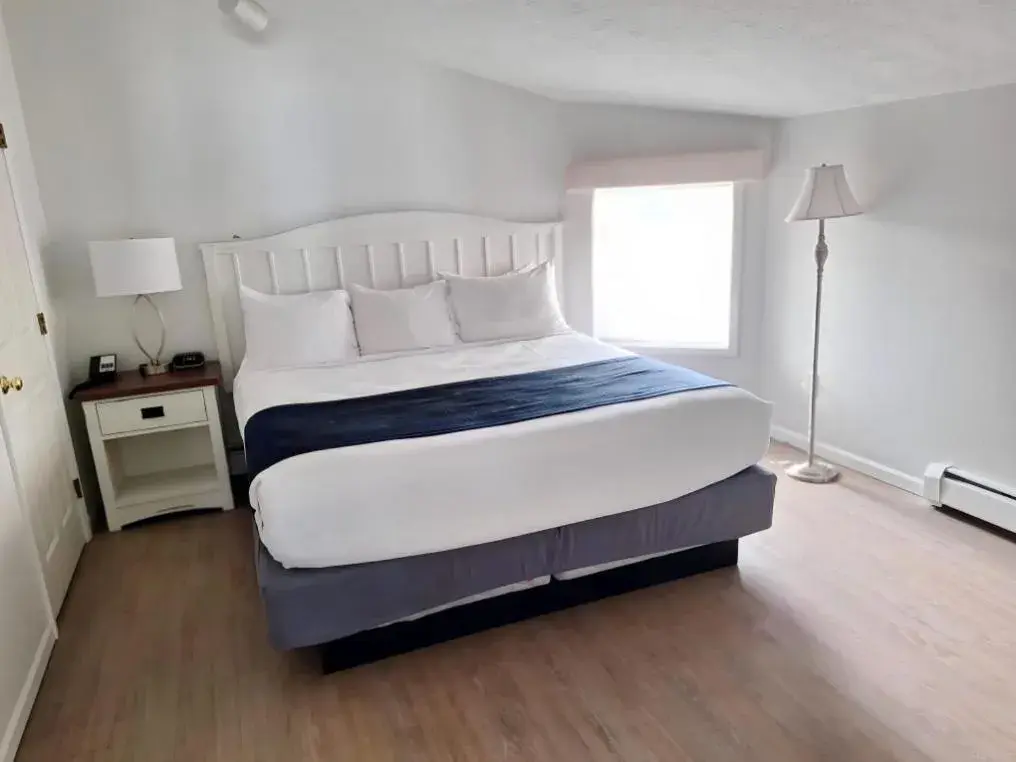 Property building, Bed in Pointes North Beachfront Resort Hotel Property building, Bed in Pointes North Beachfront Resort Hotel