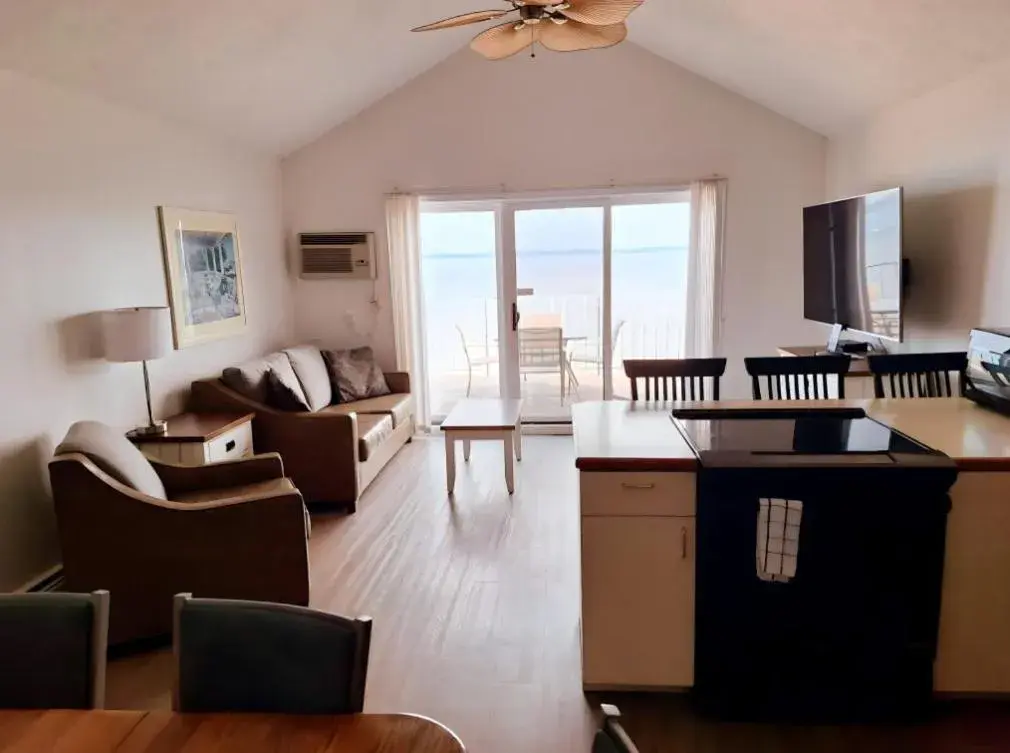 Property building in Pointes North Beachfront Resort Hotel Property building in Pointes North Beachfront Resort Hotel