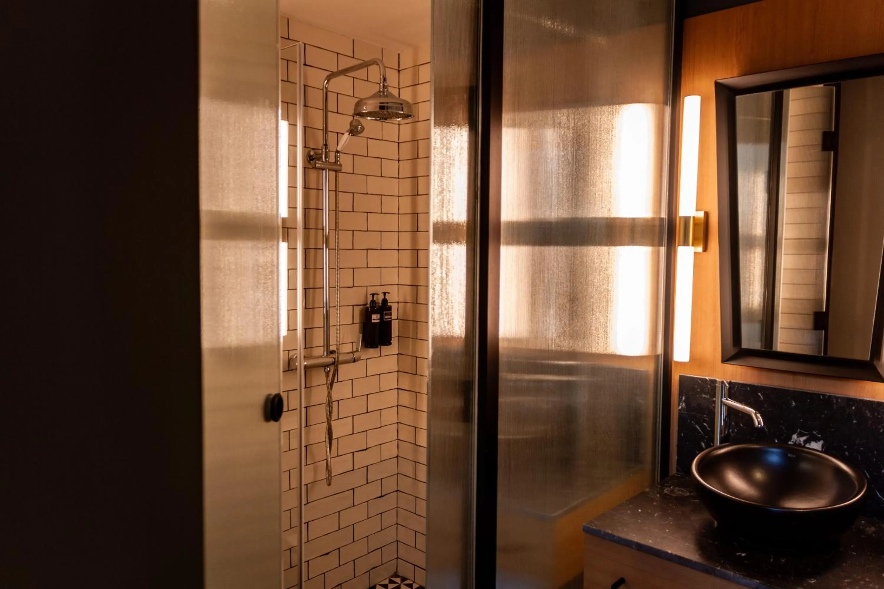 Shower in Letoh Letoh Sevilla