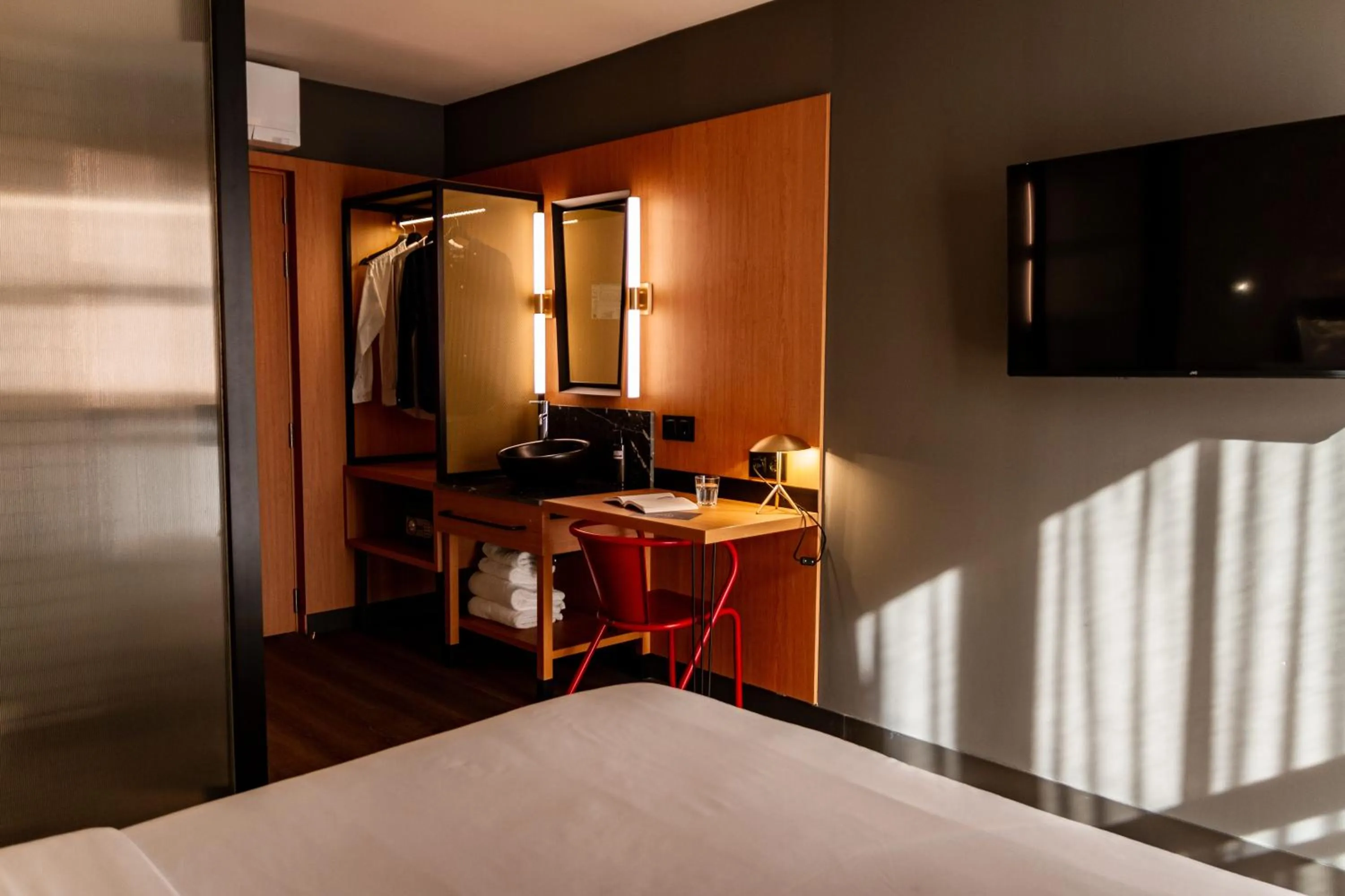 Photo of the whole room, Bed in Letoh Letoh Sevilla