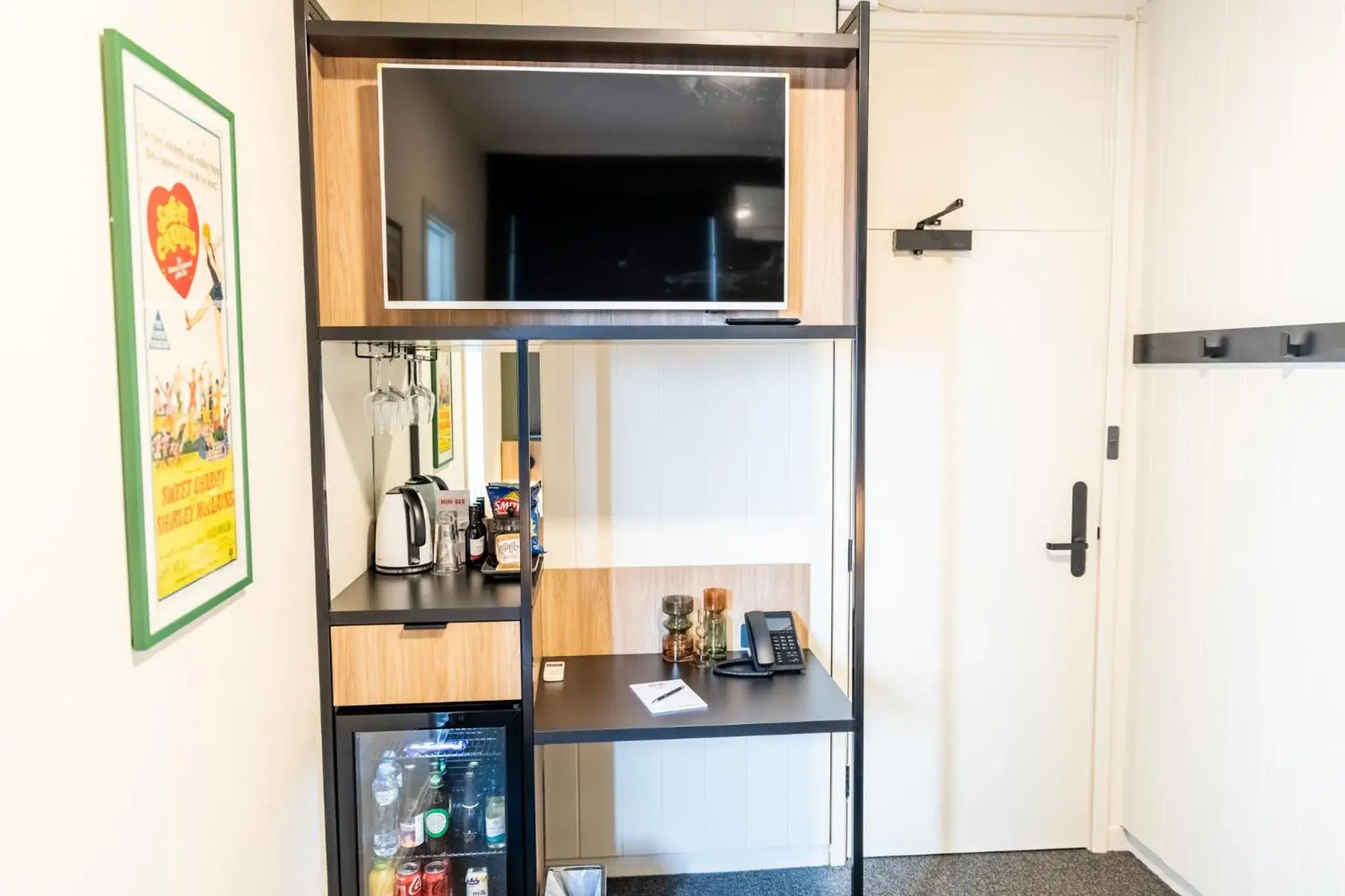 Budget Double Room - Shoebox in Eyre Hotel Budget Double Room - Shoebox in Eyre Hotel