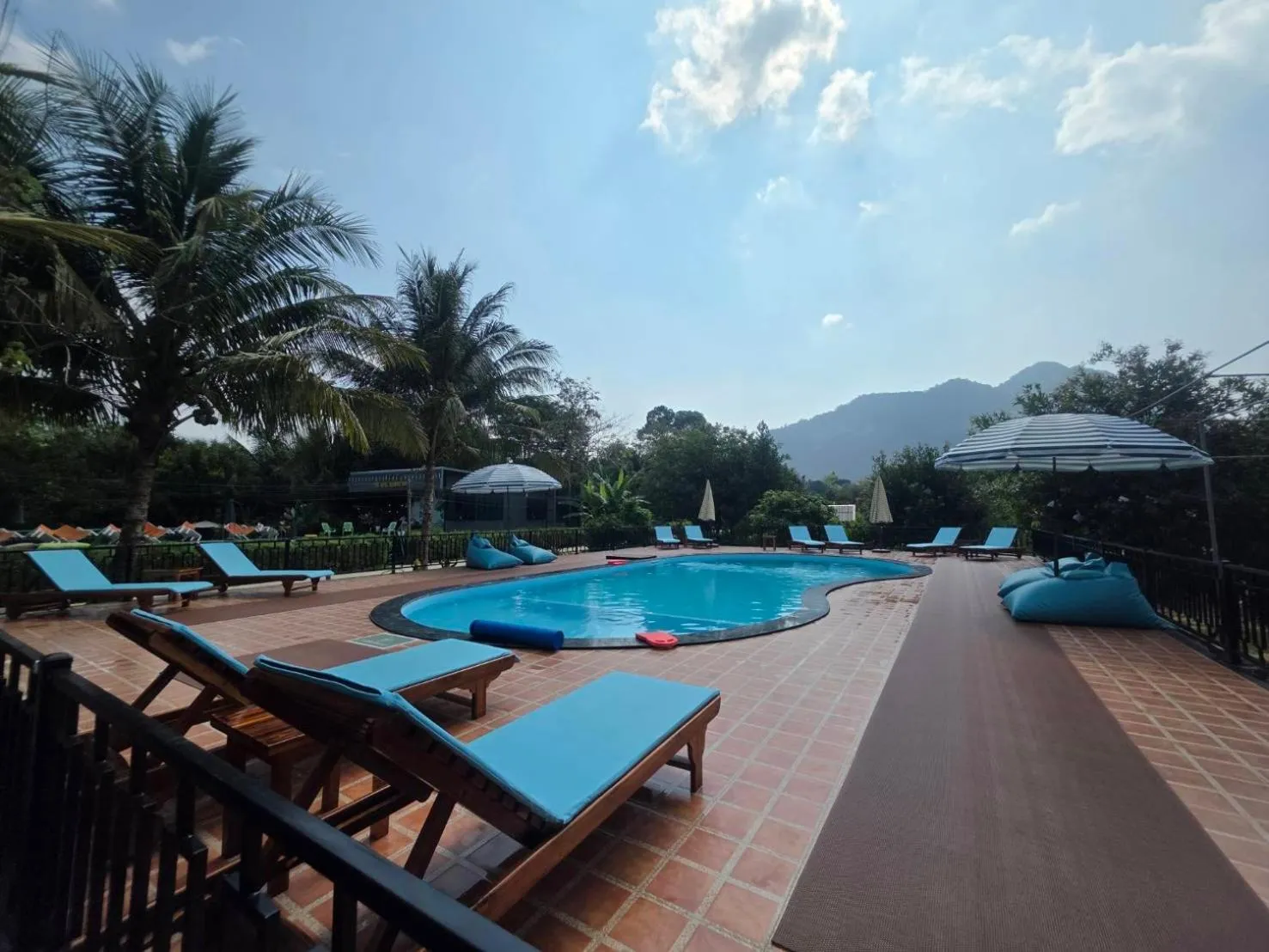 Swimming pool in Khao Sok Country Resort