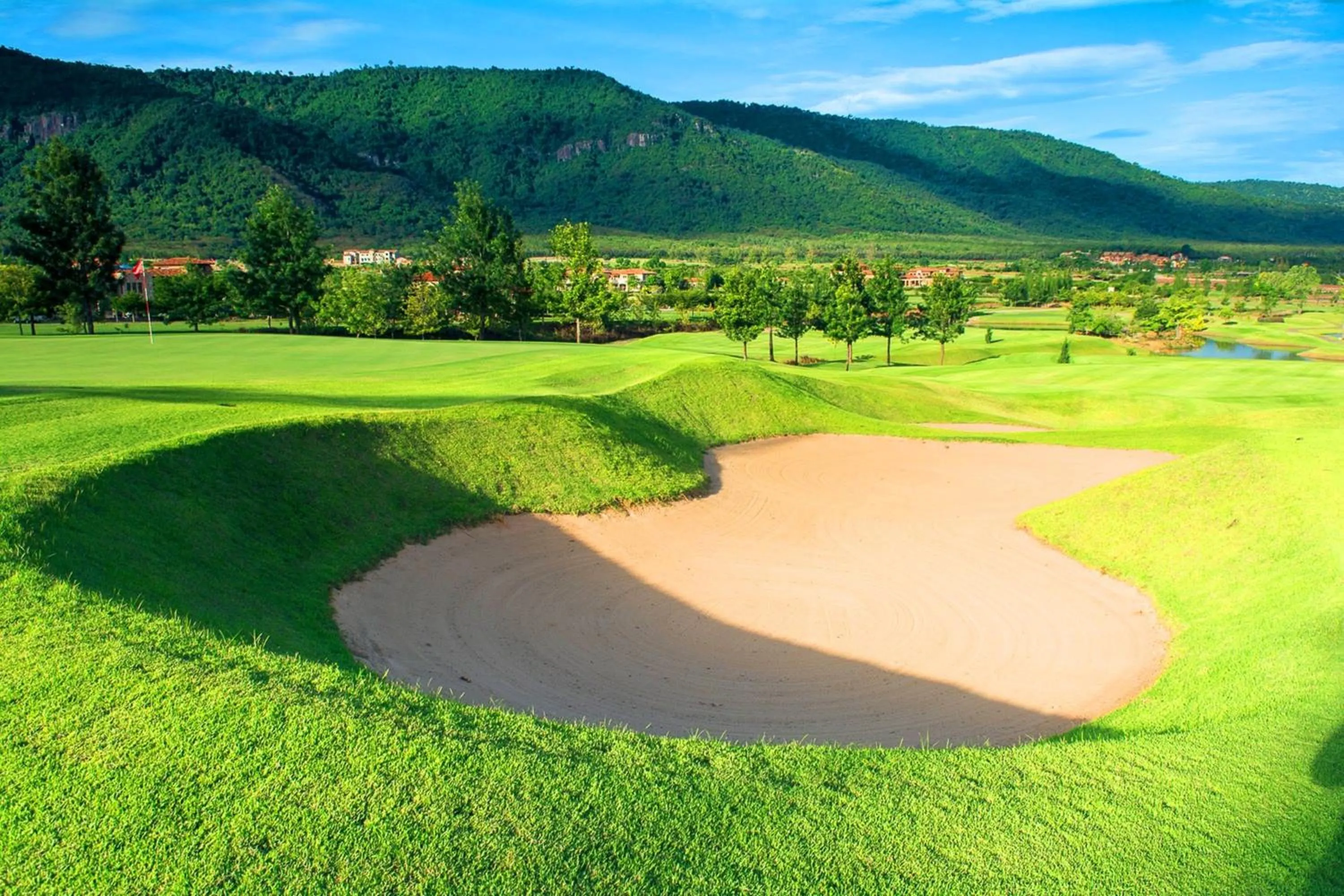 Golfcourse in Toscana Town Square Suites