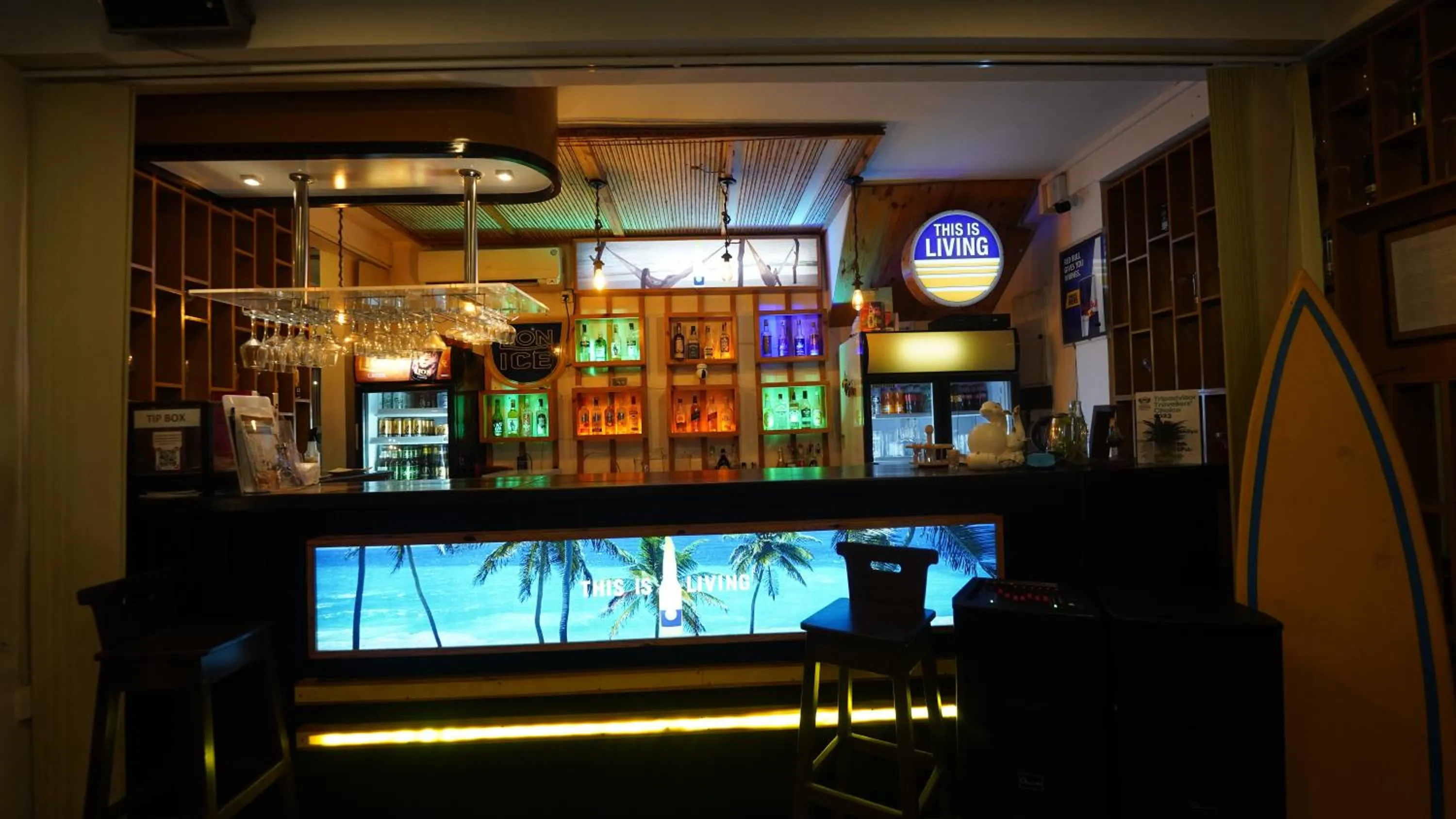 Lounge or bar in Randiya Sea View Hotel