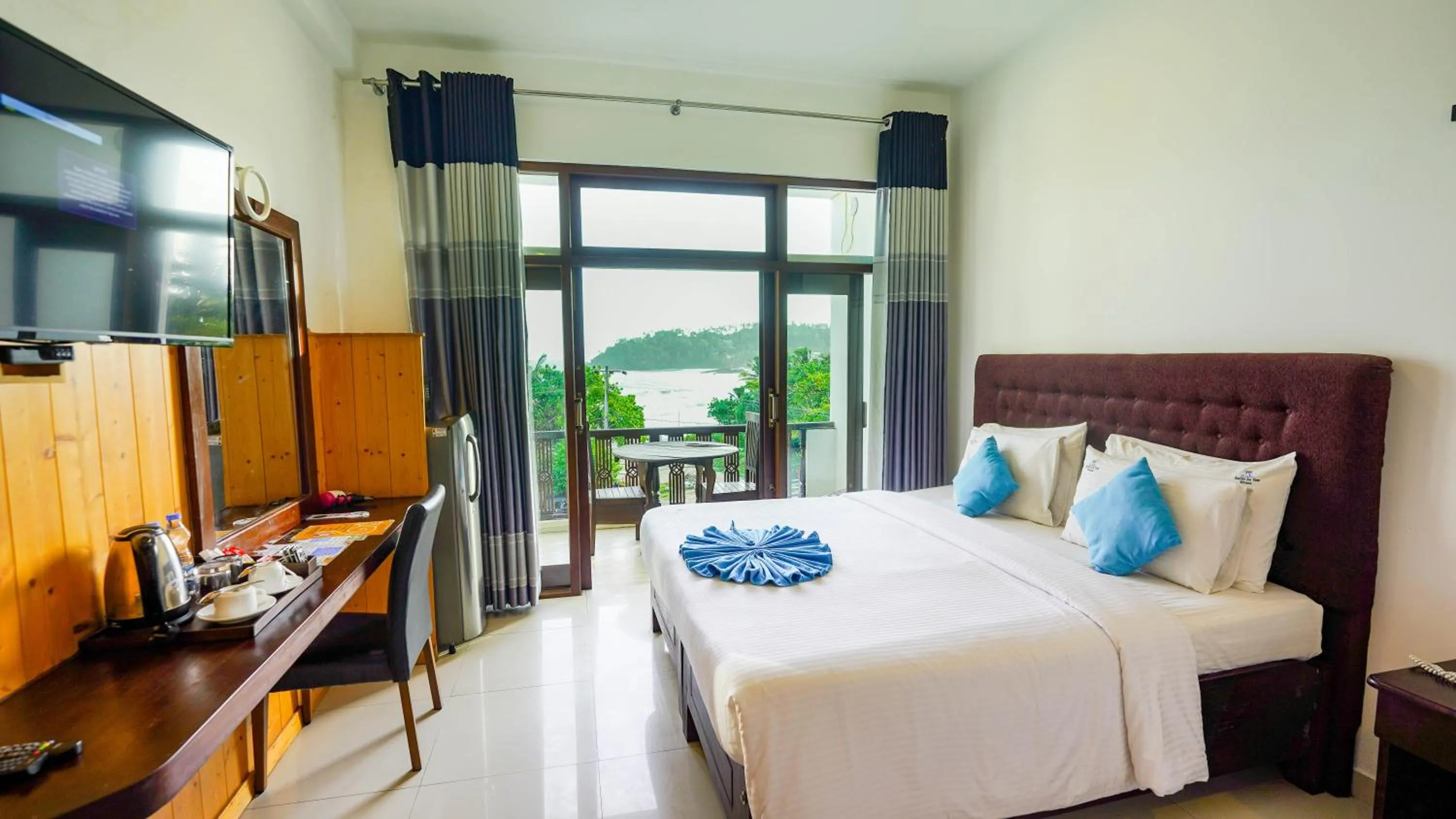 Bedroom, Bed in Randiya Sea View Hotel