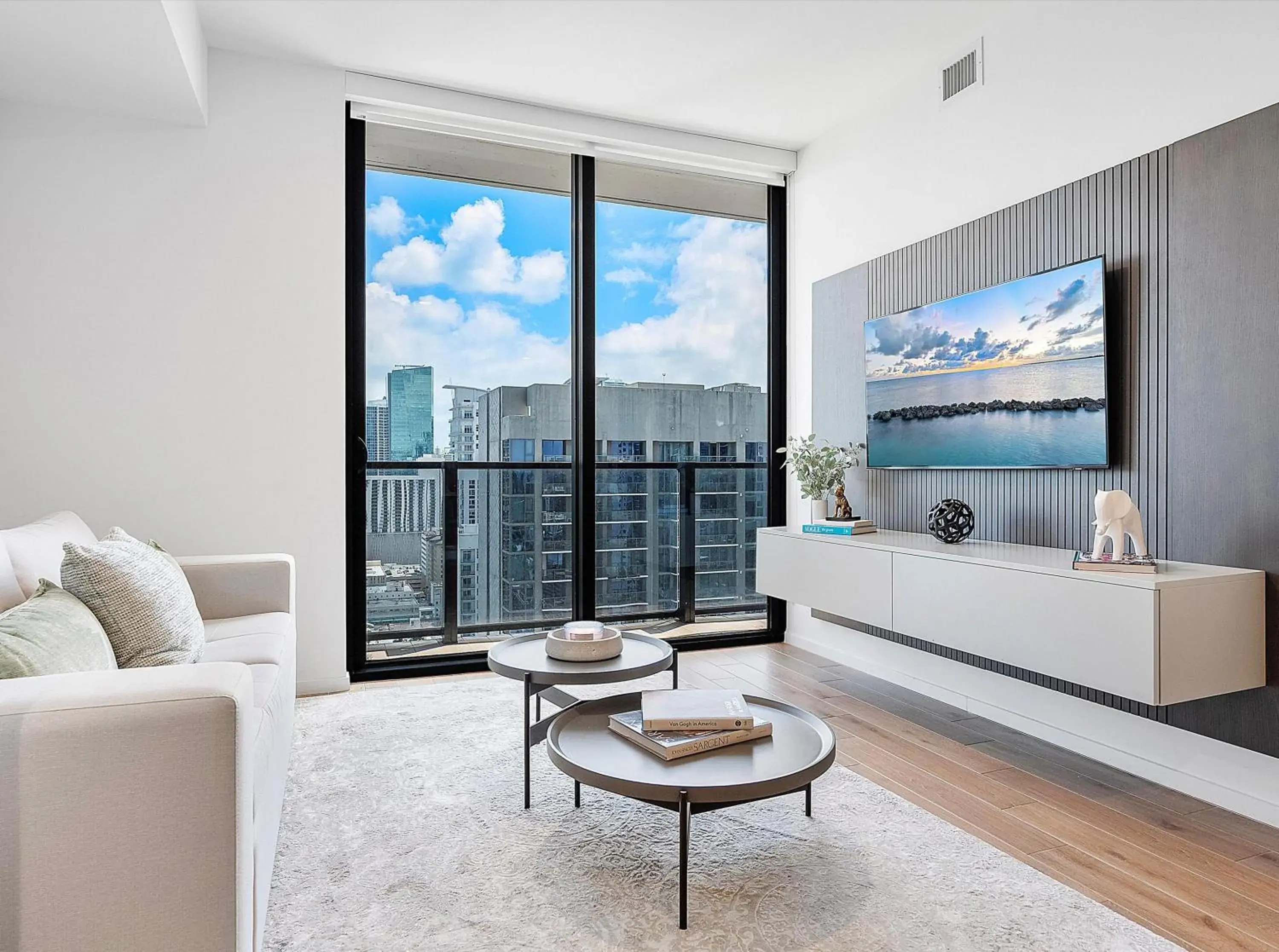 Two-Bedroom Family Apartment in Downtown by Miami Vacation Rentals Two-Bedroom Family Apartment in Downtown by Miami Vacation Rentals