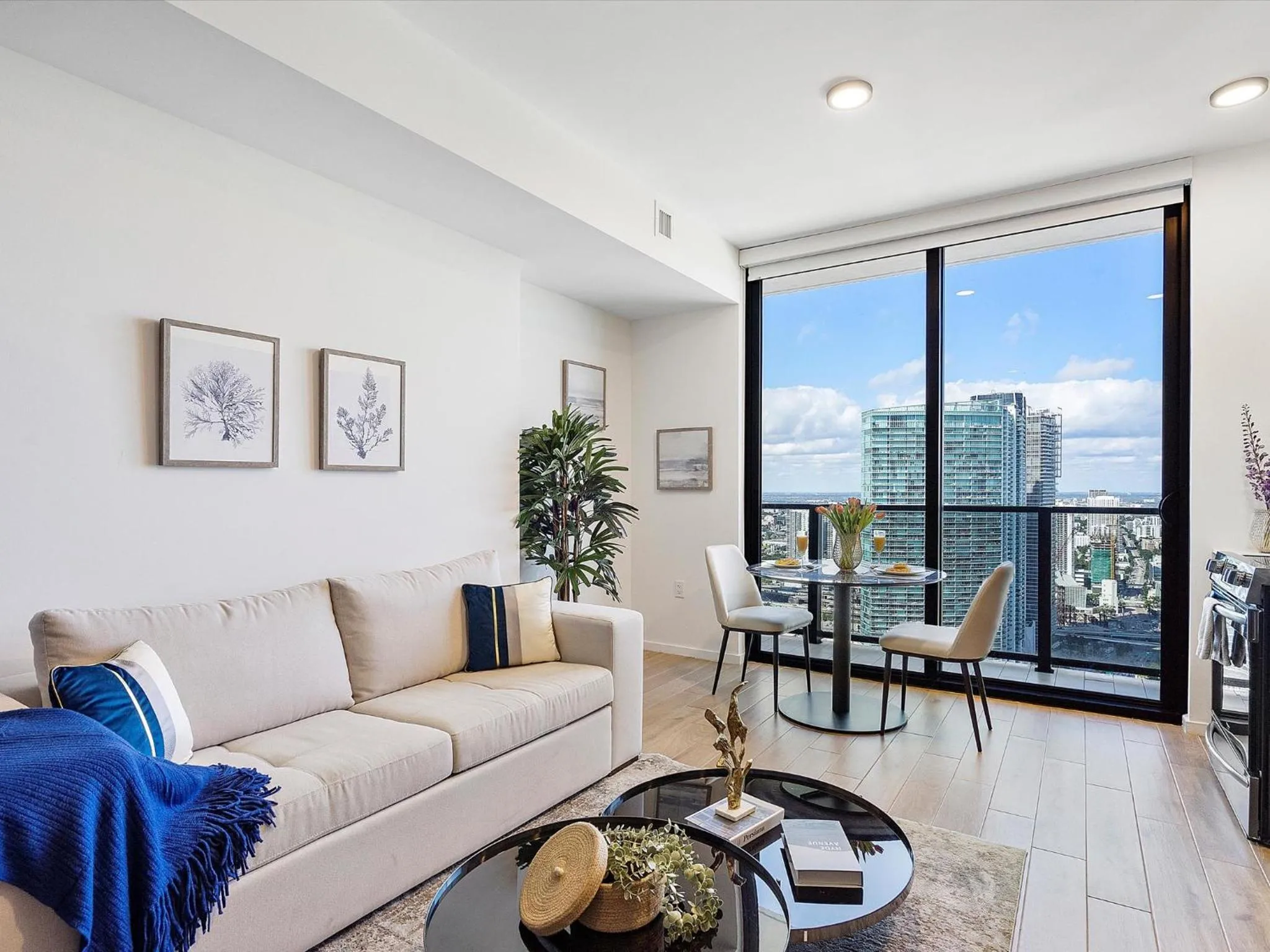 Superior Studio in Downtown by Miami Vacation Rentals