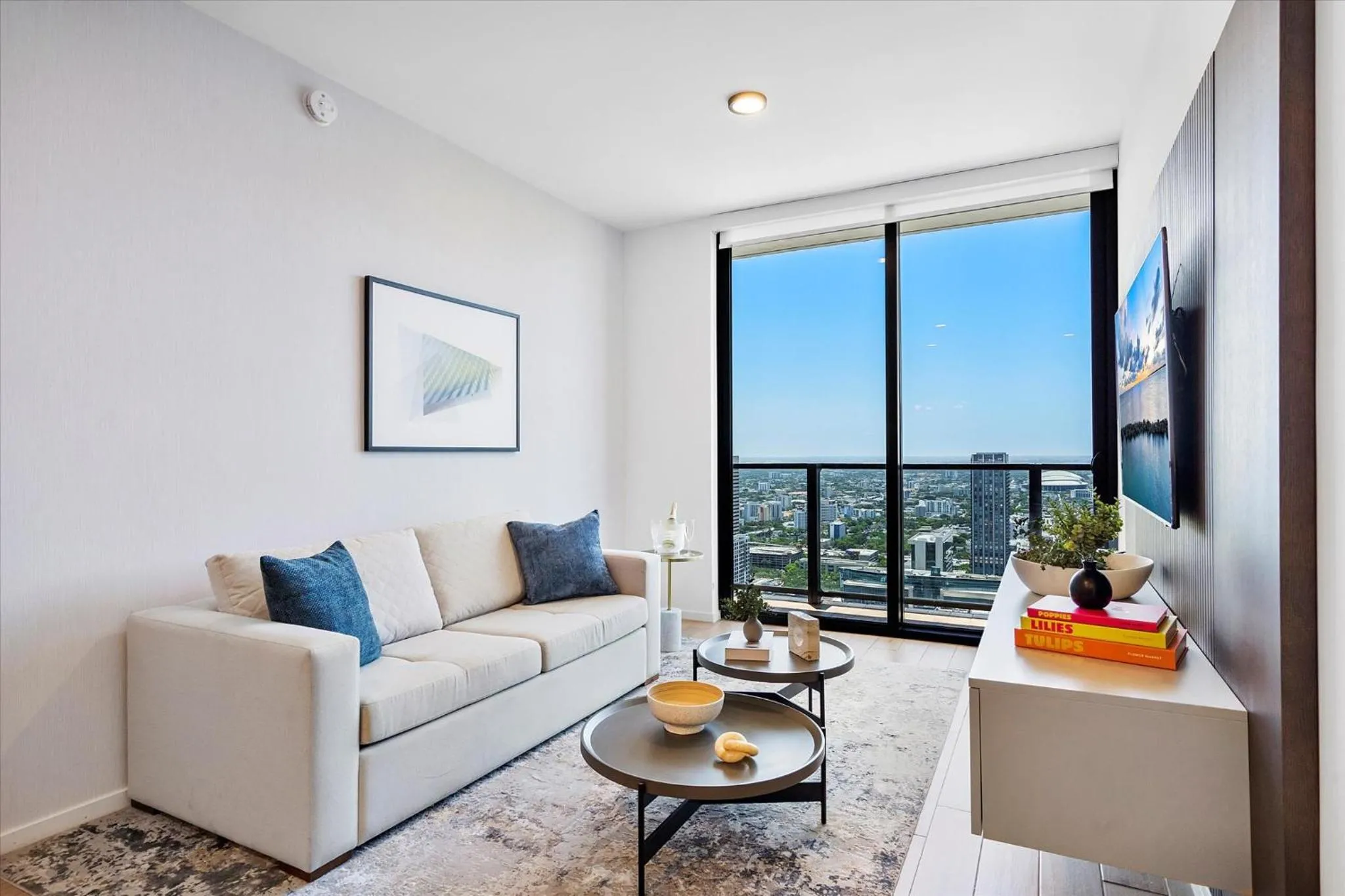 One-Bedroom Apartment with Balcony and City View in Downtown by Miami Vacation Rentals