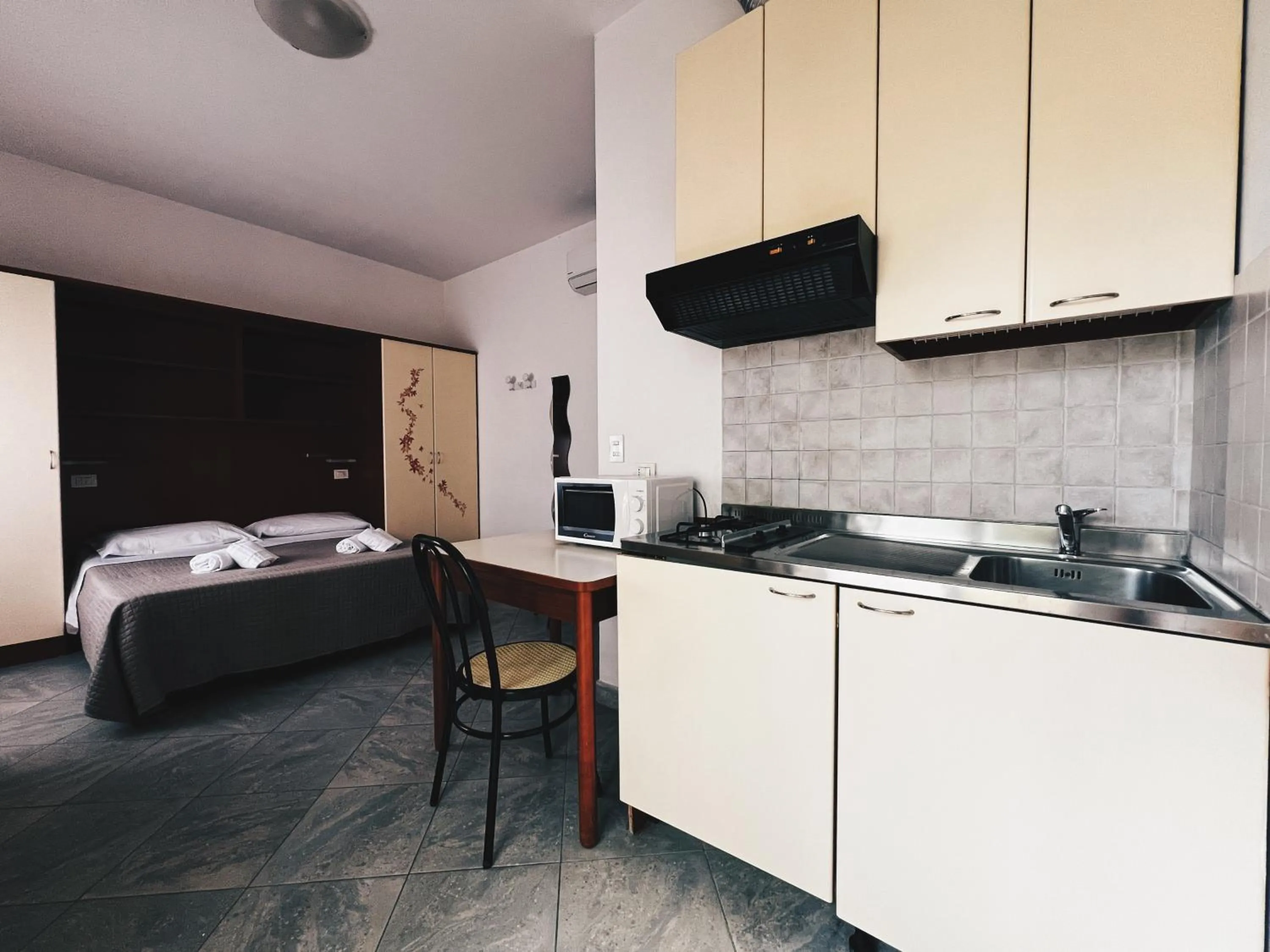 Kitchen or kitchenette, Bed in Residence Buena Vista