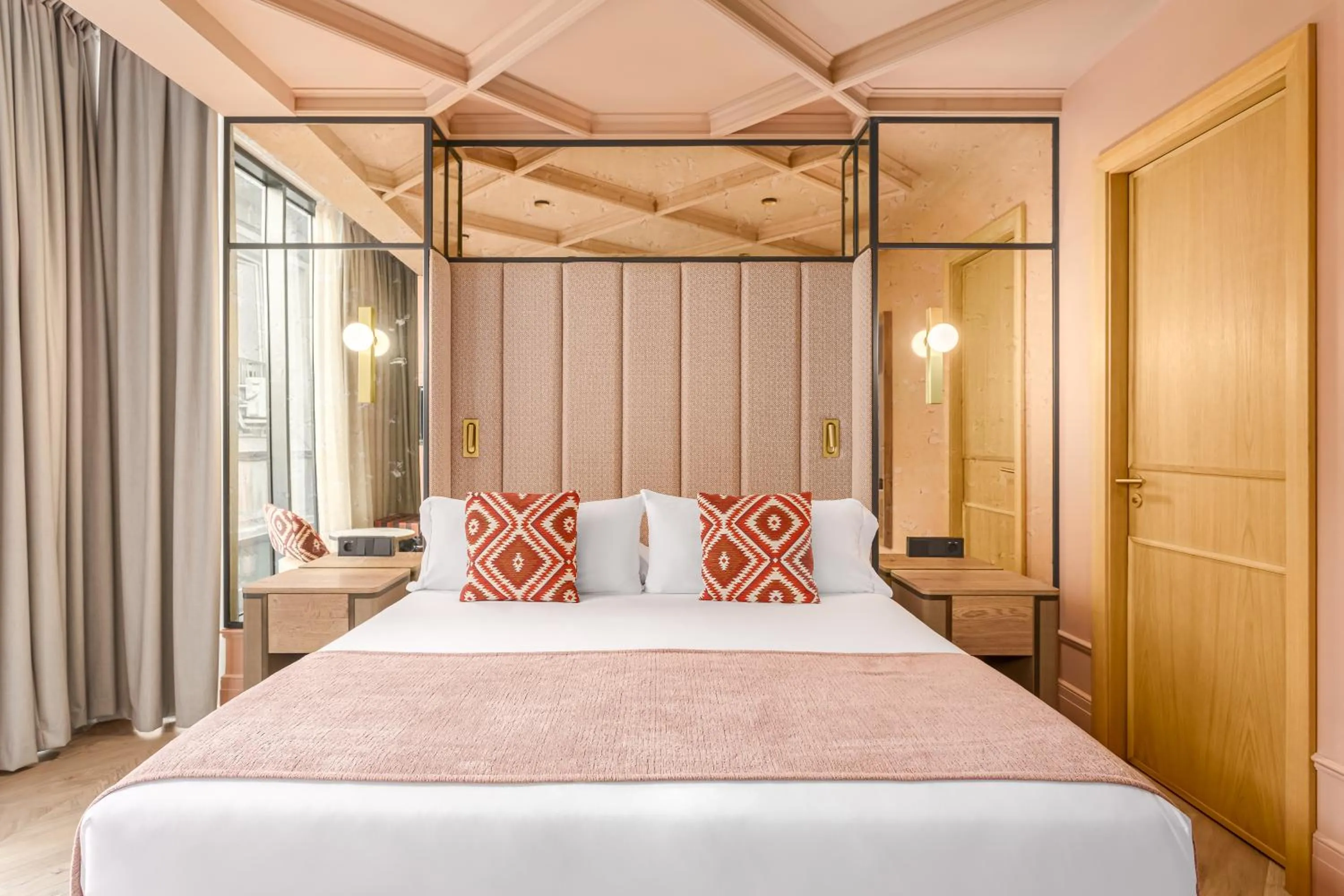 Bed in Room Mate Leo, Granada