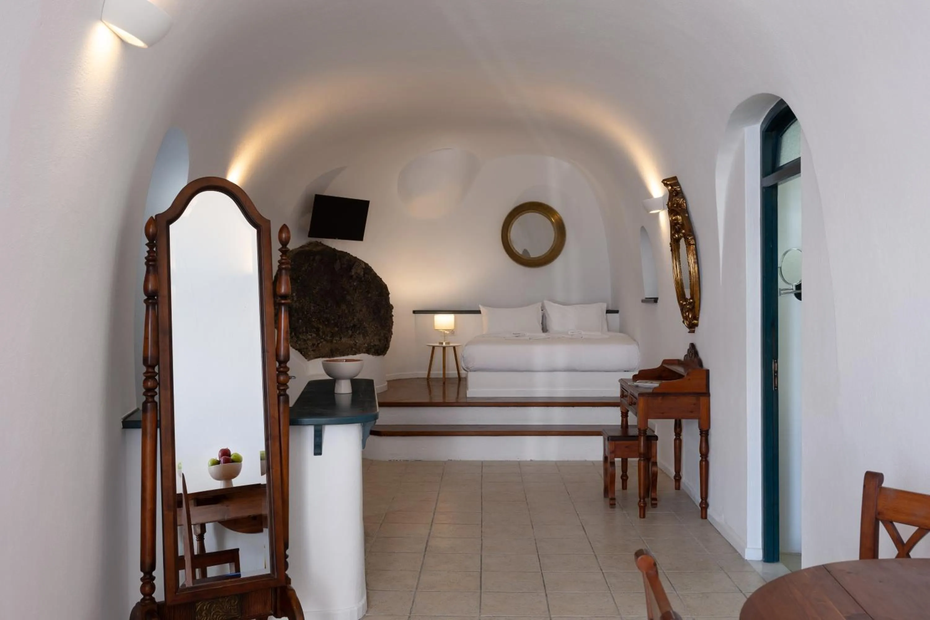 Photo of the whole room, Bed in Nevma Suites