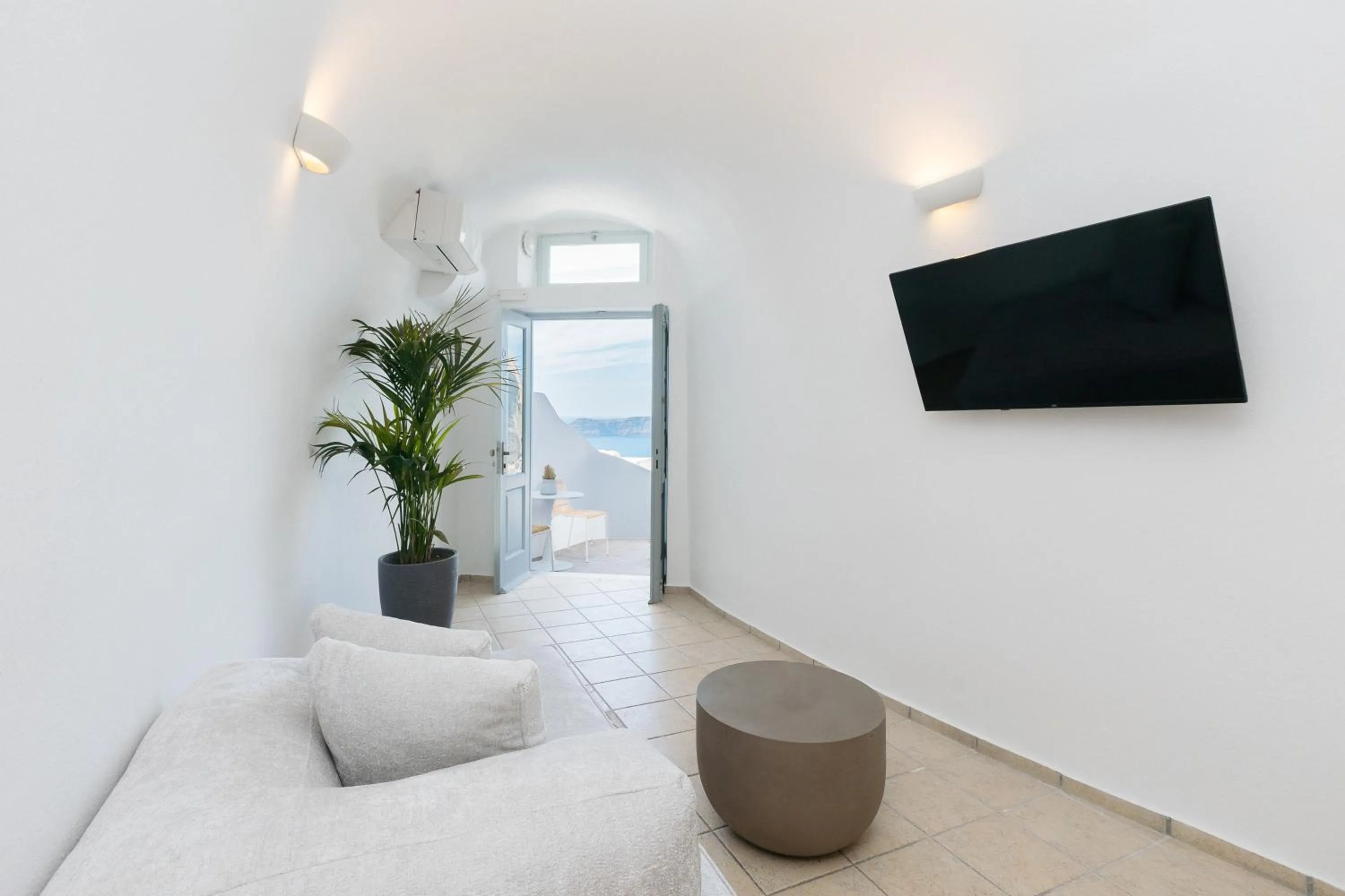 TV and multimedia in Nevma Suites