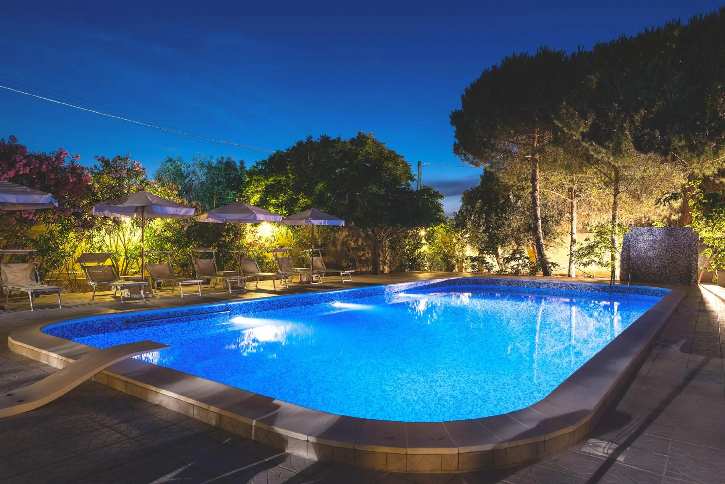 Swimming pool in Hotel Villa Costes