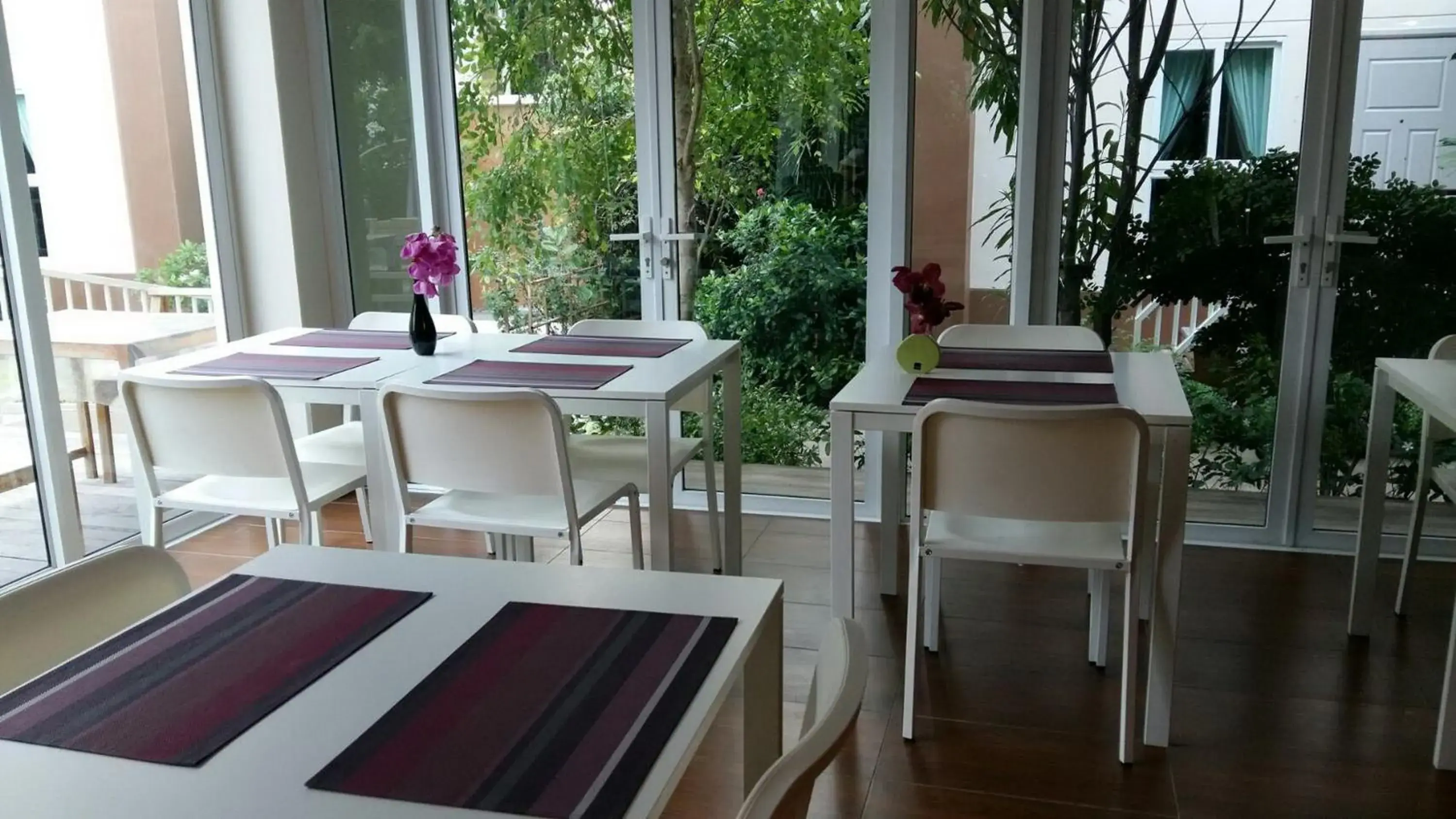 Food and drinks in U Tiny Boutique Hotel Suvarnabhumi Bangkok - SHA Plus Food and drinks in U Tiny Boutique Hotel Suvarnabhumi Bangkok - SHA Plus