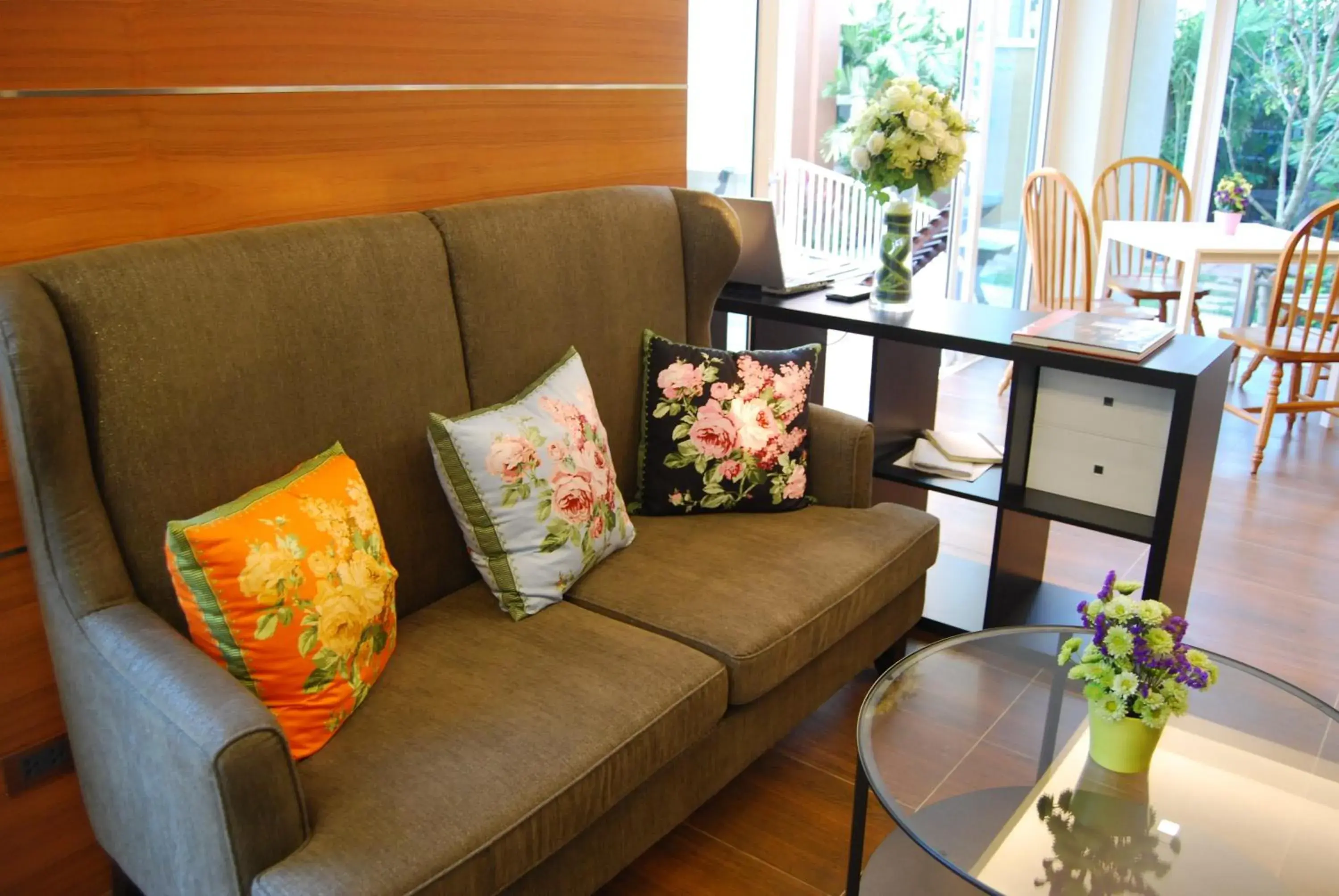 Lobby or reception in U Tiny Boutique Hotel Suvarnabhumi Bangkok - SHA Plus Lobby or reception in U Tiny Boutique Hotel Suvarnabhumi Bangkok - SHA Plus